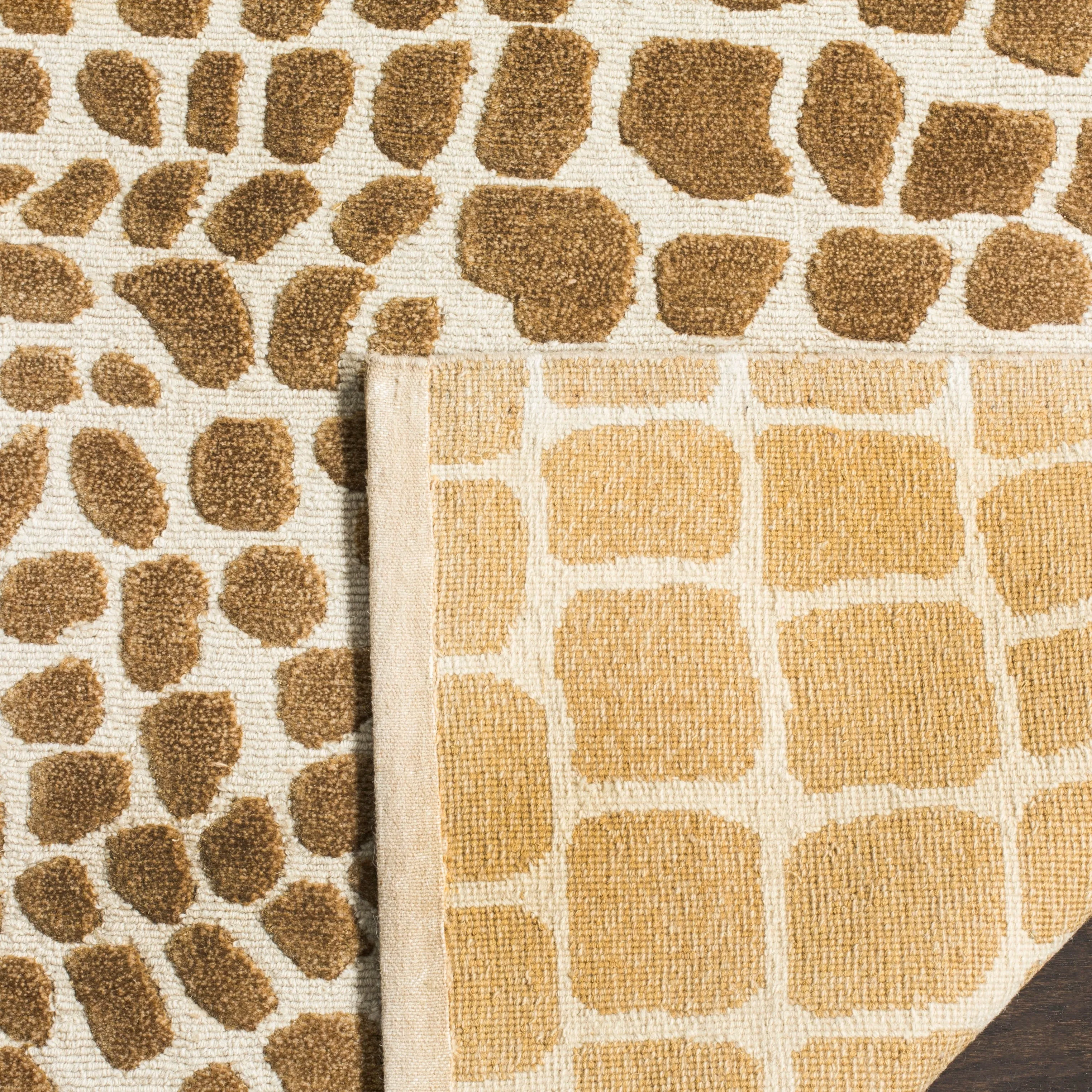 Martha Stewart by SAFAVIEH Amazonia Silk Blend Rug