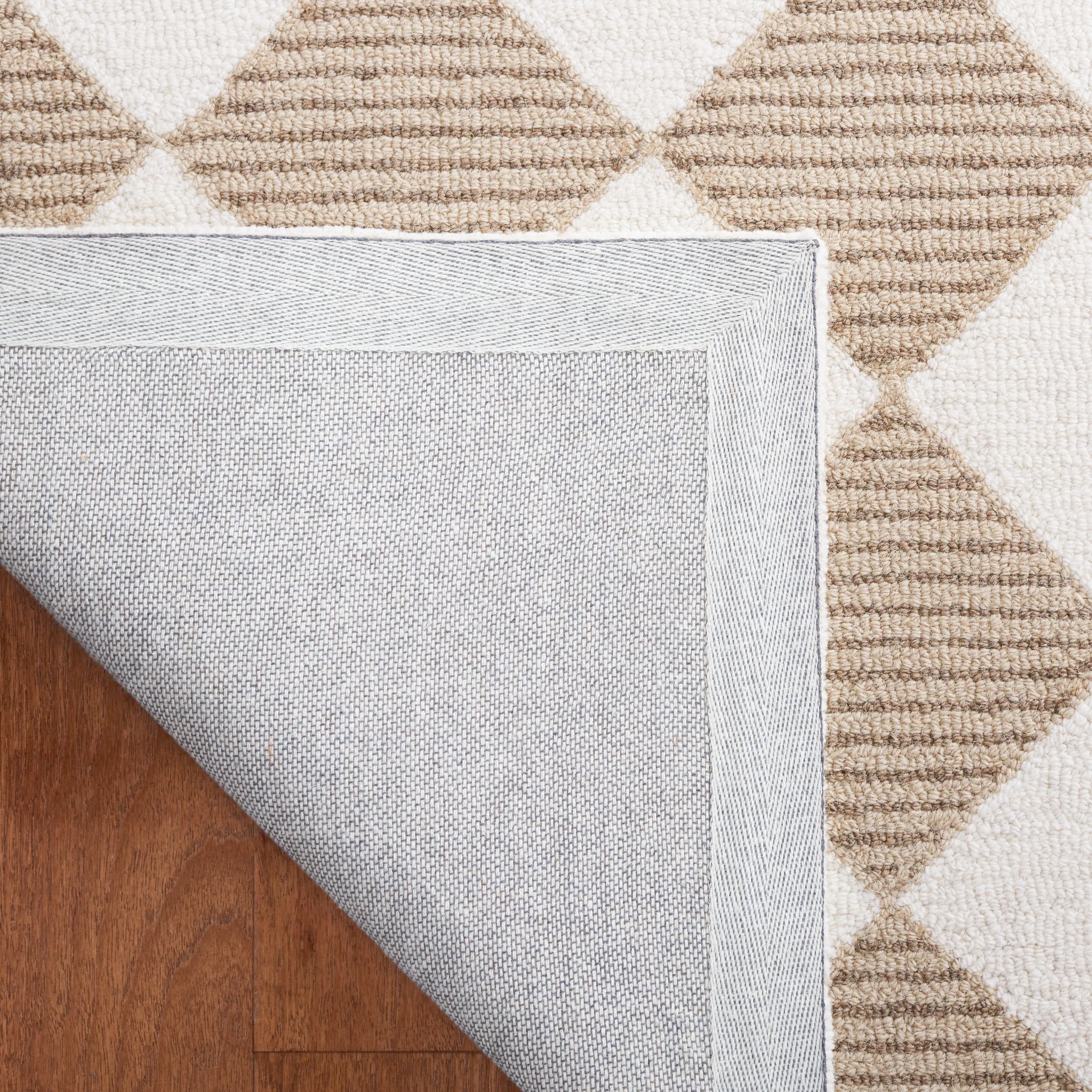 Martha Stewart by SAFAVIEH Jesusa Checkered Wool Rug