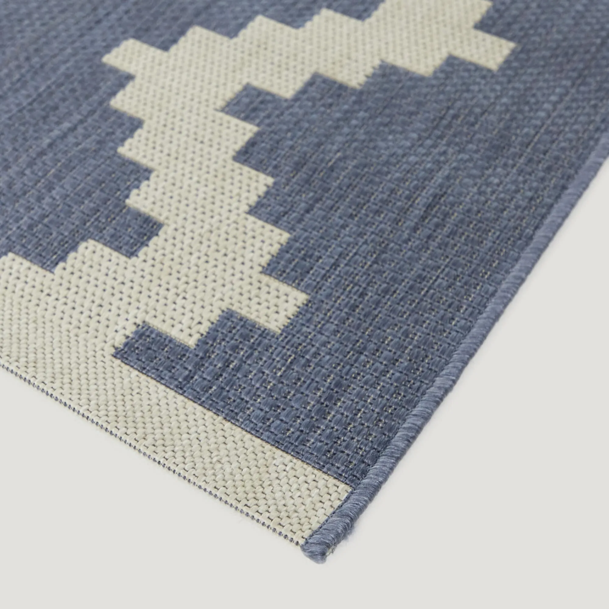 Maya Southwestern Stripe Indoor/Outdoor Area Rug