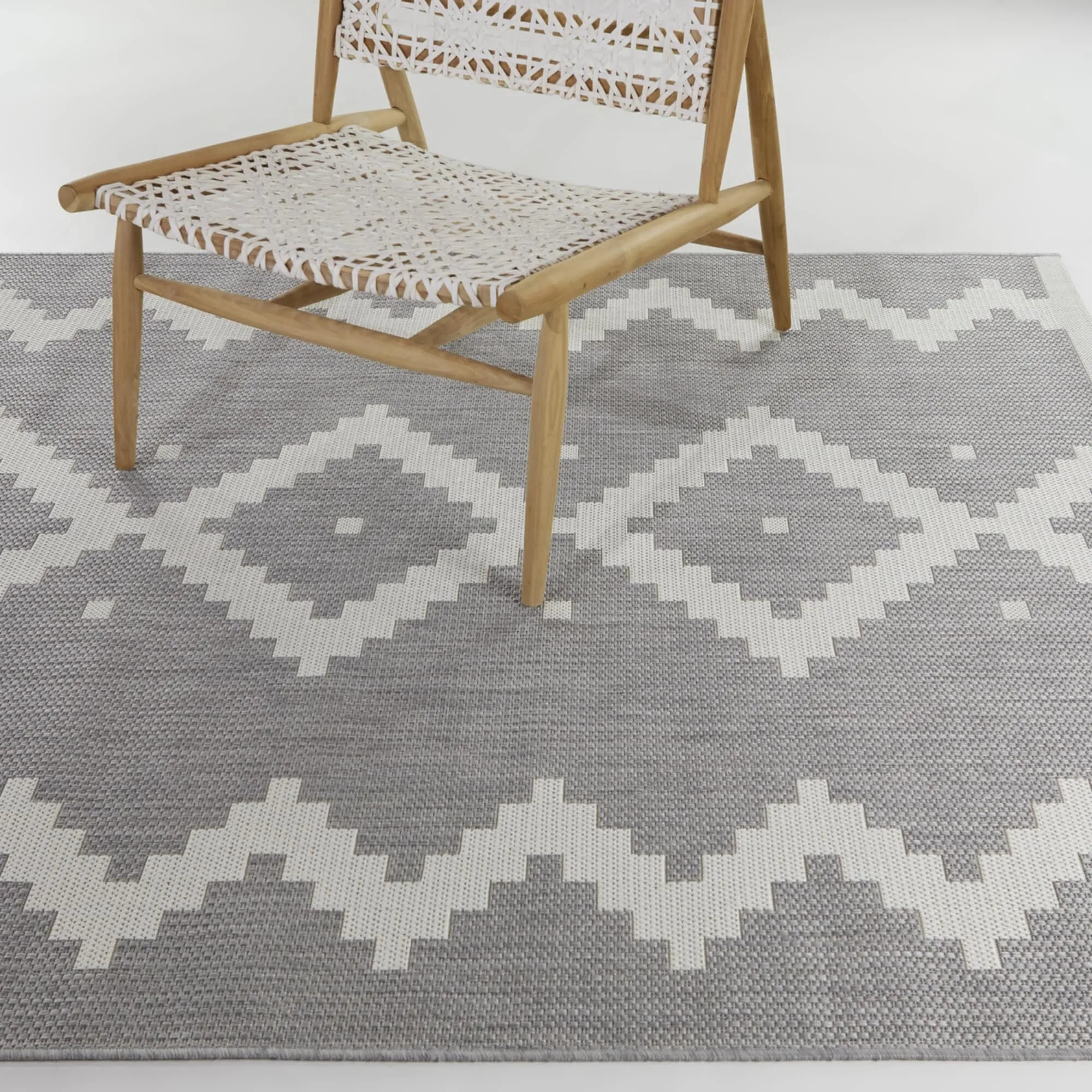 Maya Southwestern Stripe Indoor/Outdoor Area Rug