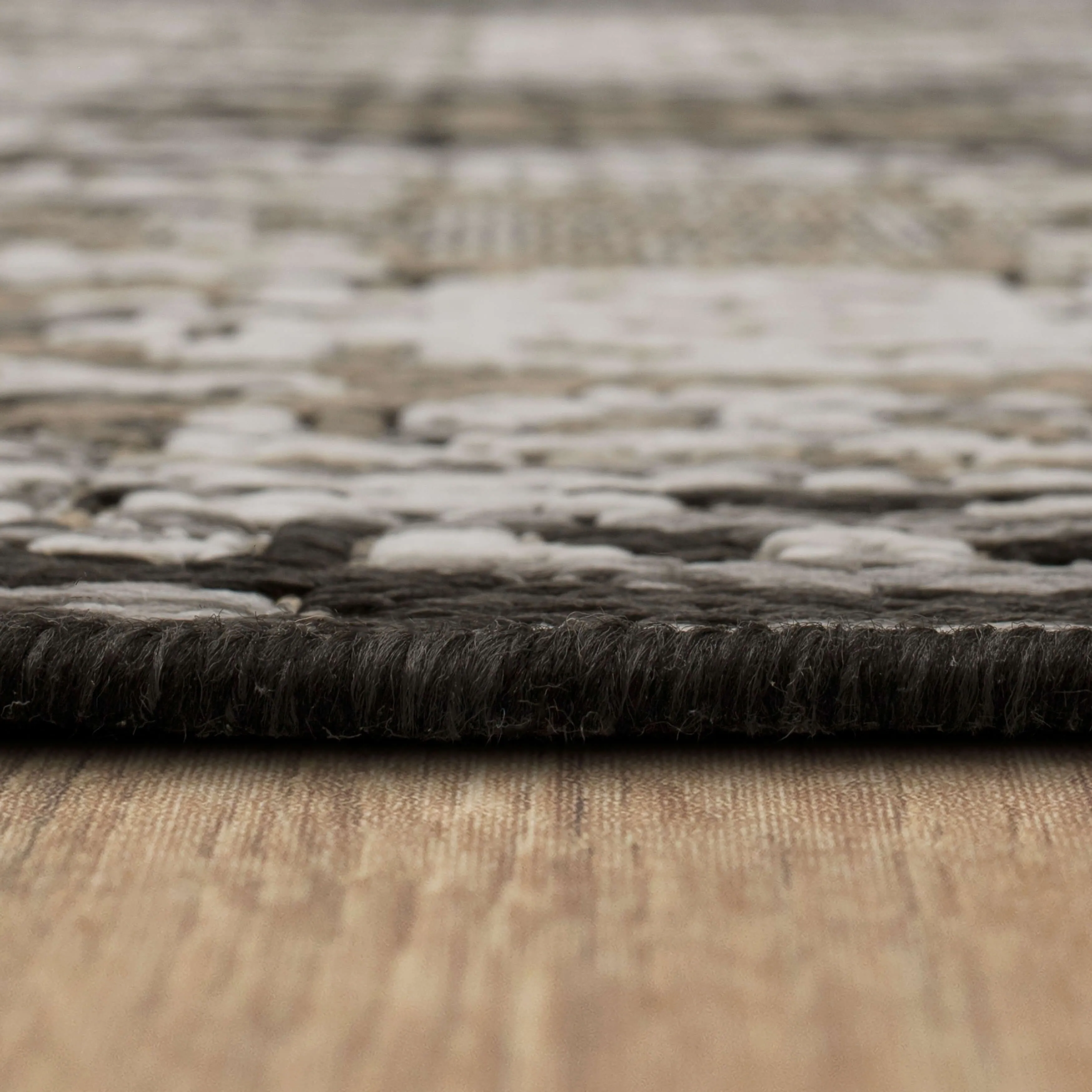 Mohawk Home Indoor/Outdoor Geneva iKat Patio Area Rug
