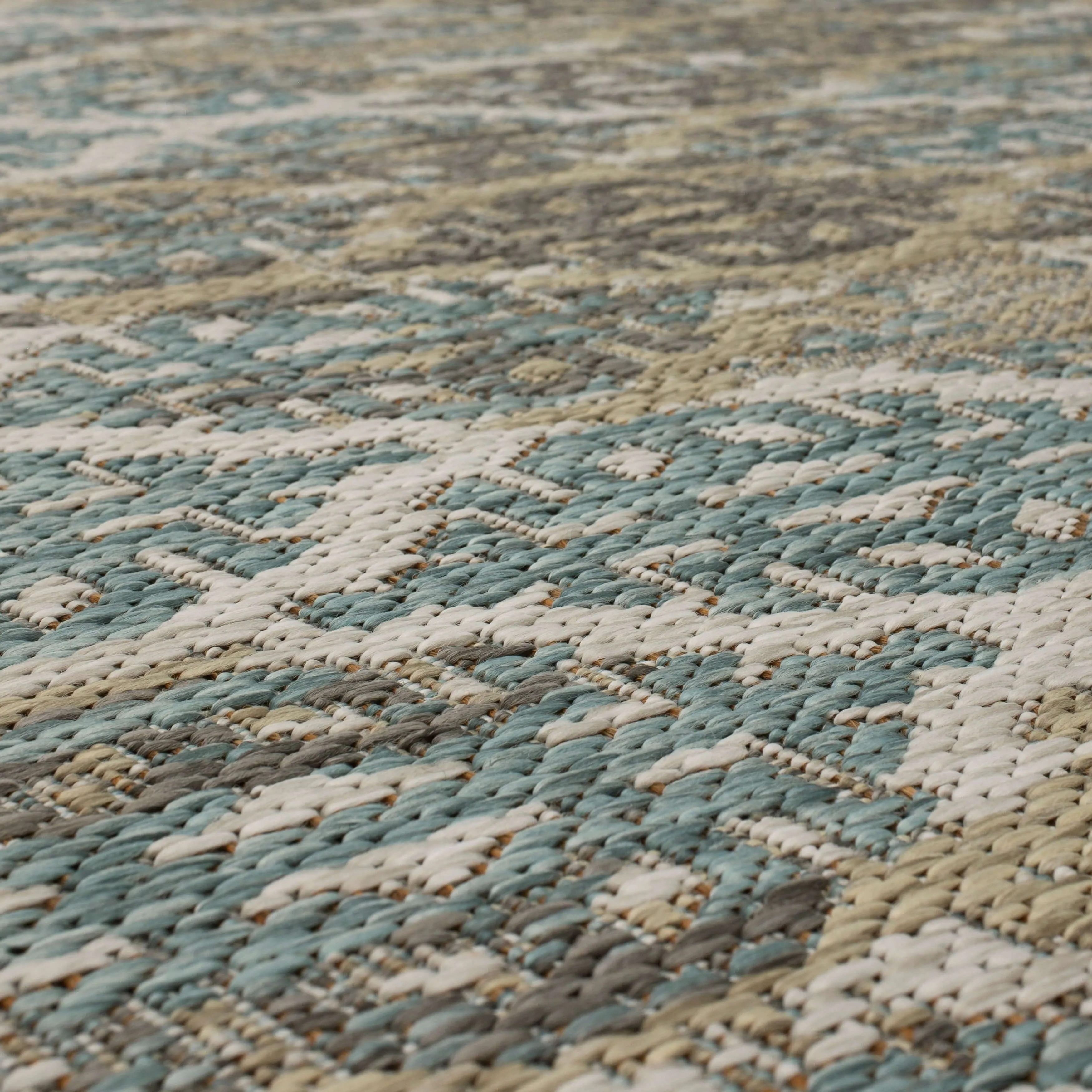 Mohawk Home Indoor/Outdoor Geneva iKat Patio Area Rug