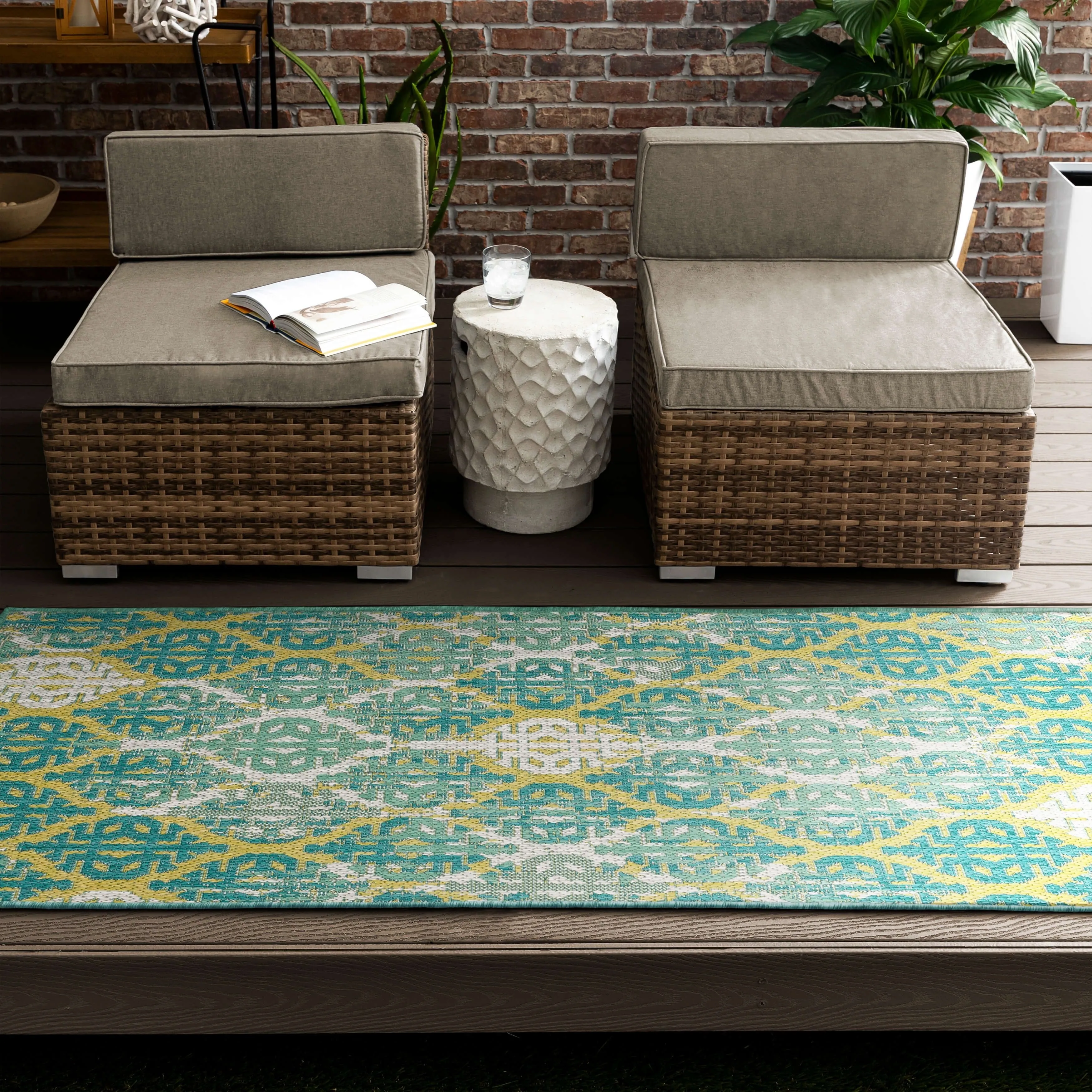 Mohawk Home Indoor/Outdoor Geneva iKat Patio Area Rug