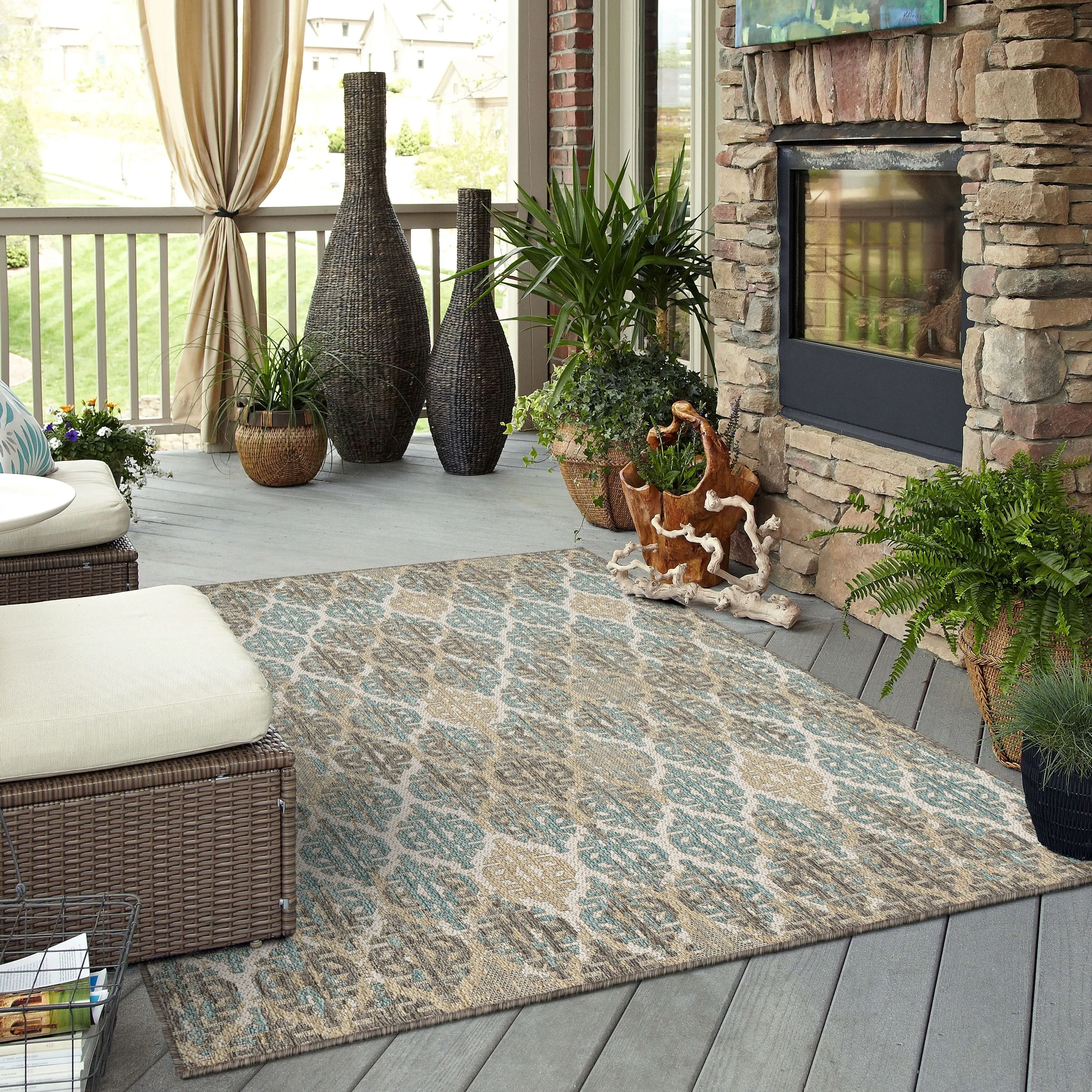 Mohawk Home Indoor/Outdoor Geneva iKat Patio Area Rug