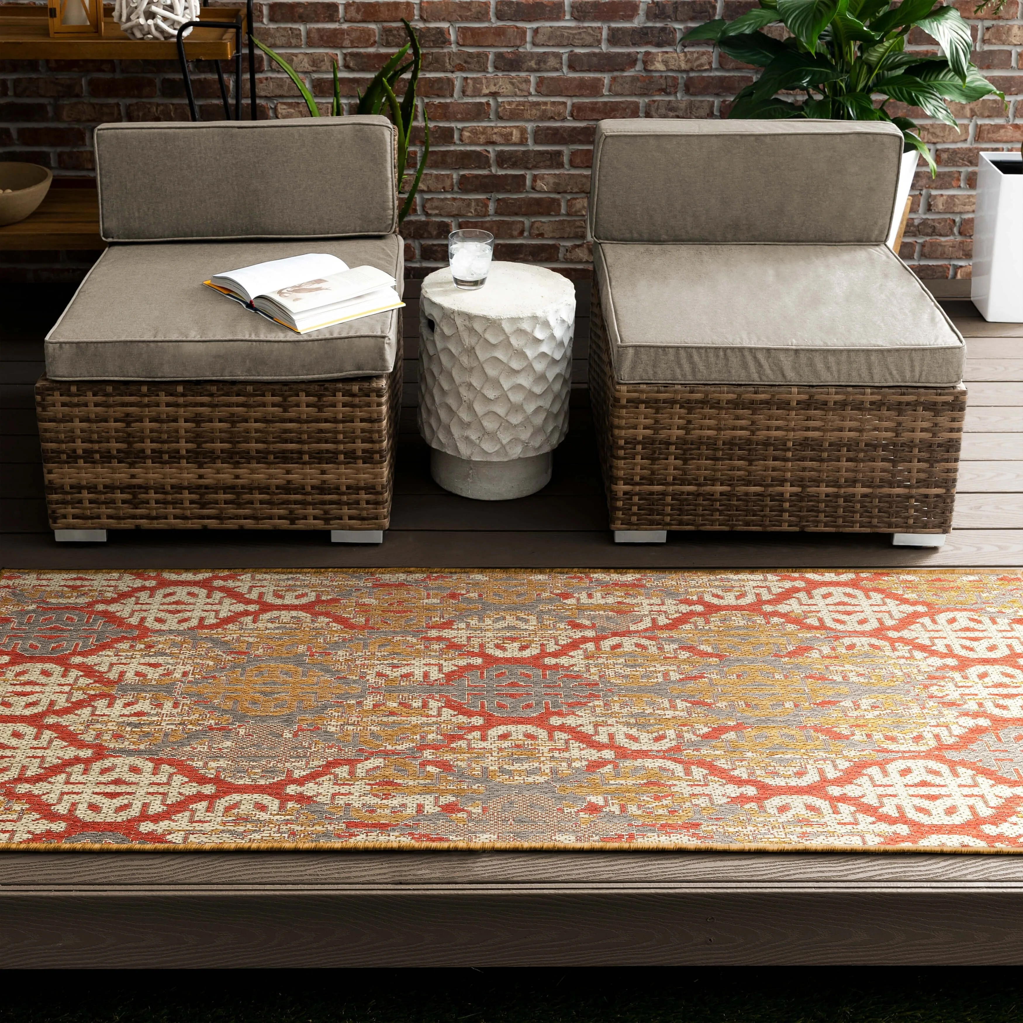Mohawk Home Indoor/Outdoor Geneva iKat Patio Area Rug