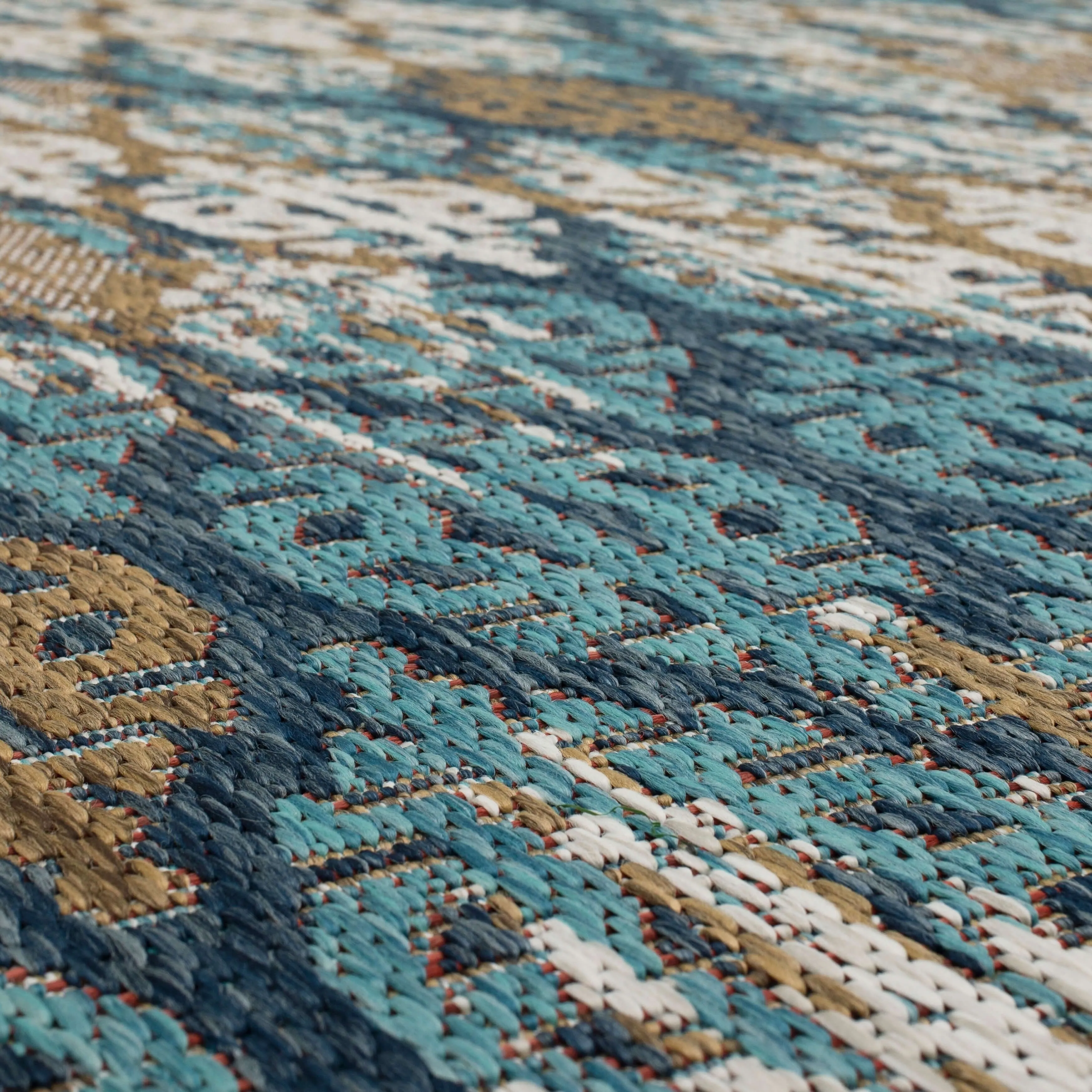 Mohawk Home Indoor/Outdoor Geneva iKat Patio Area Rug