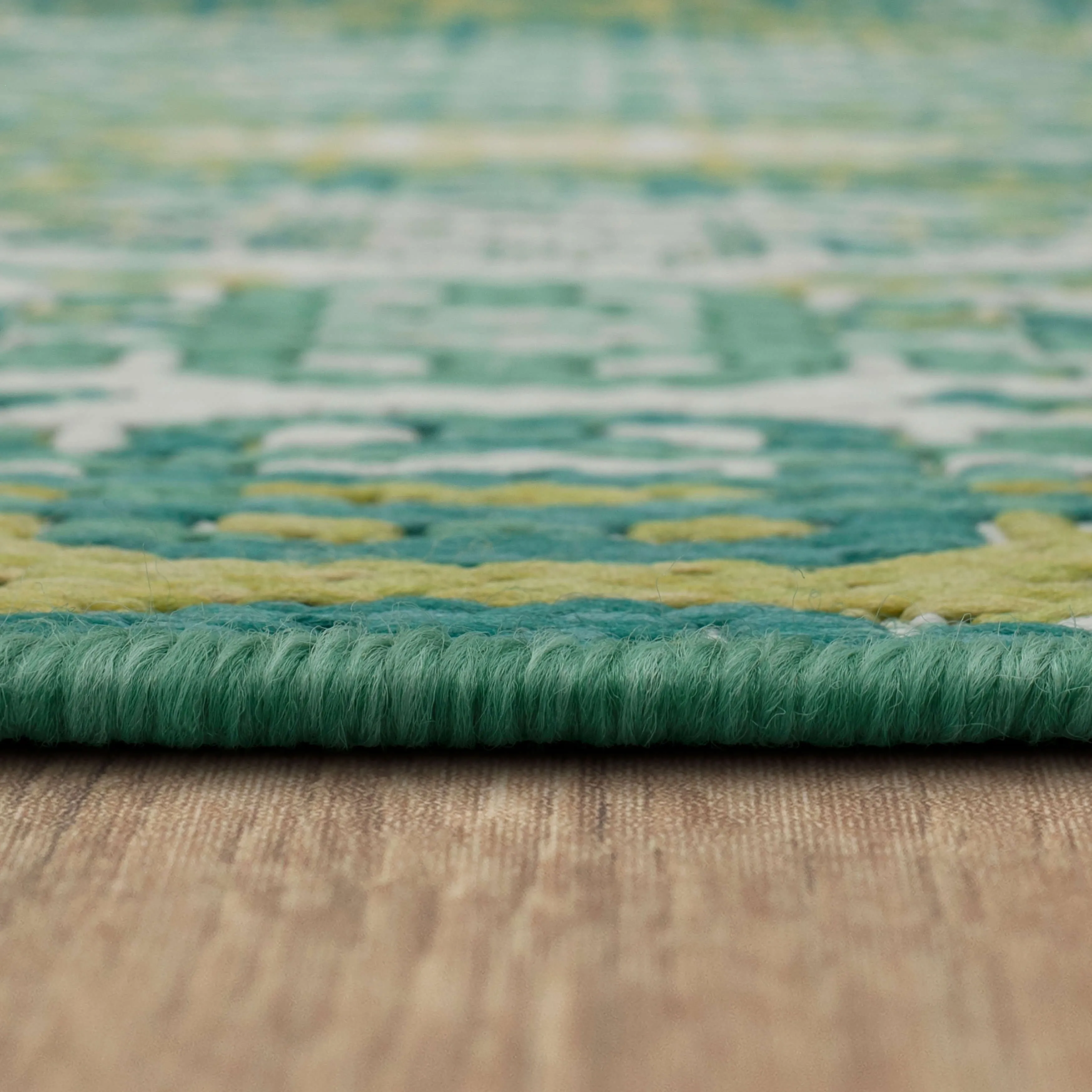 Mohawk Home Indoor/Outdoor Geneva iKat Patio Area Rug