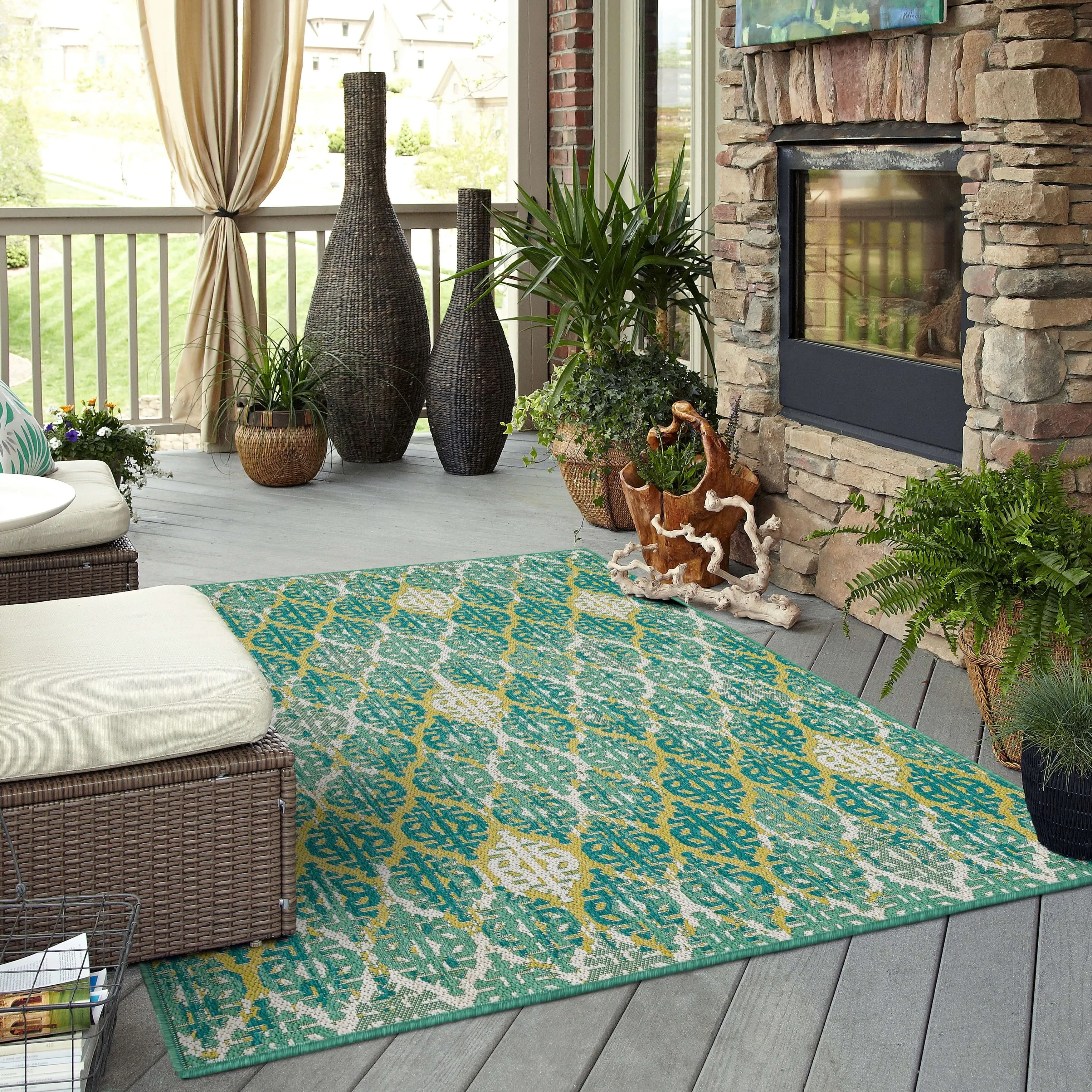 Mohawk Home Indoor/Outdoor Geneva iKat Patio Area Rug