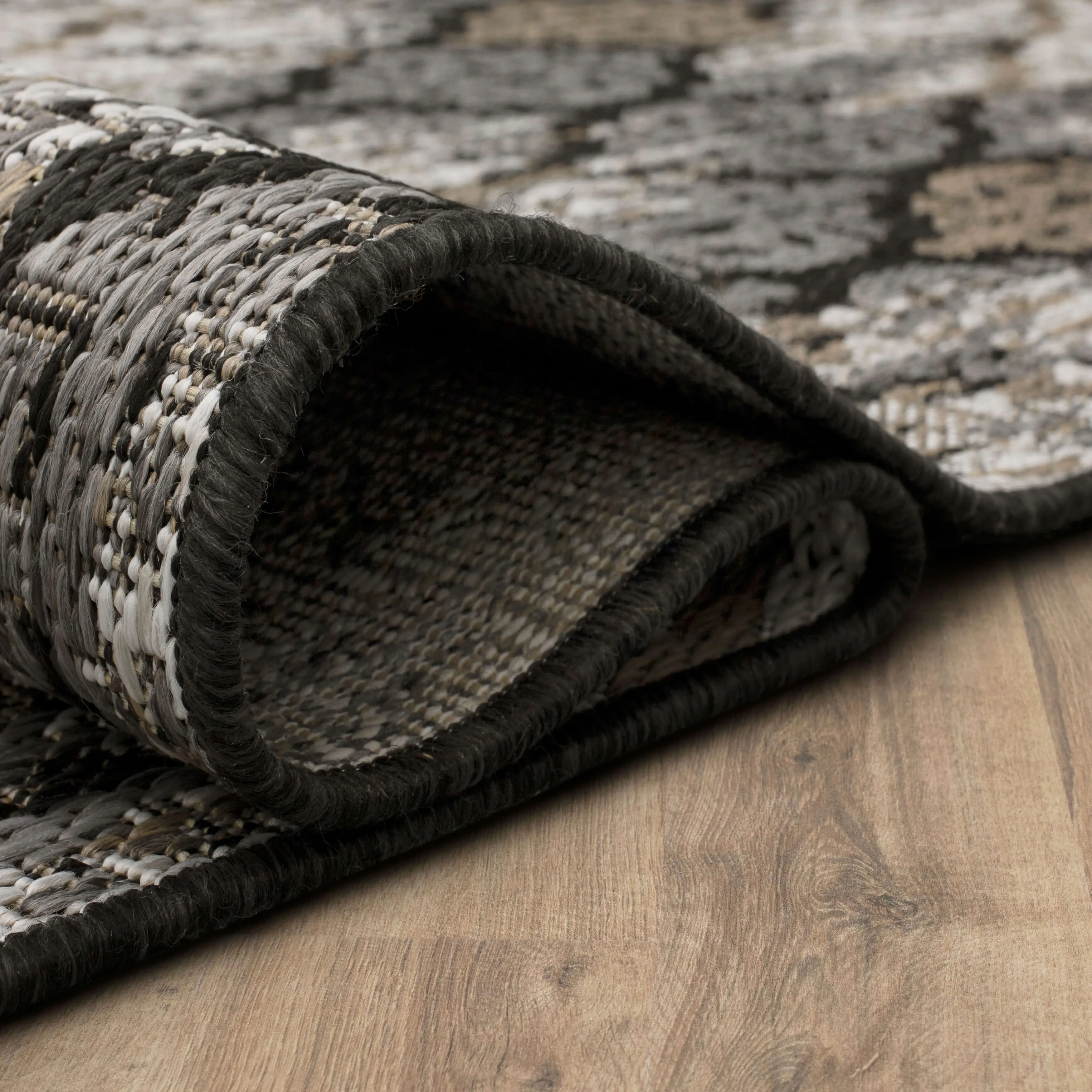 Mohawk Home Indoor/Outdoor Geneva iKat Patio Area Rug