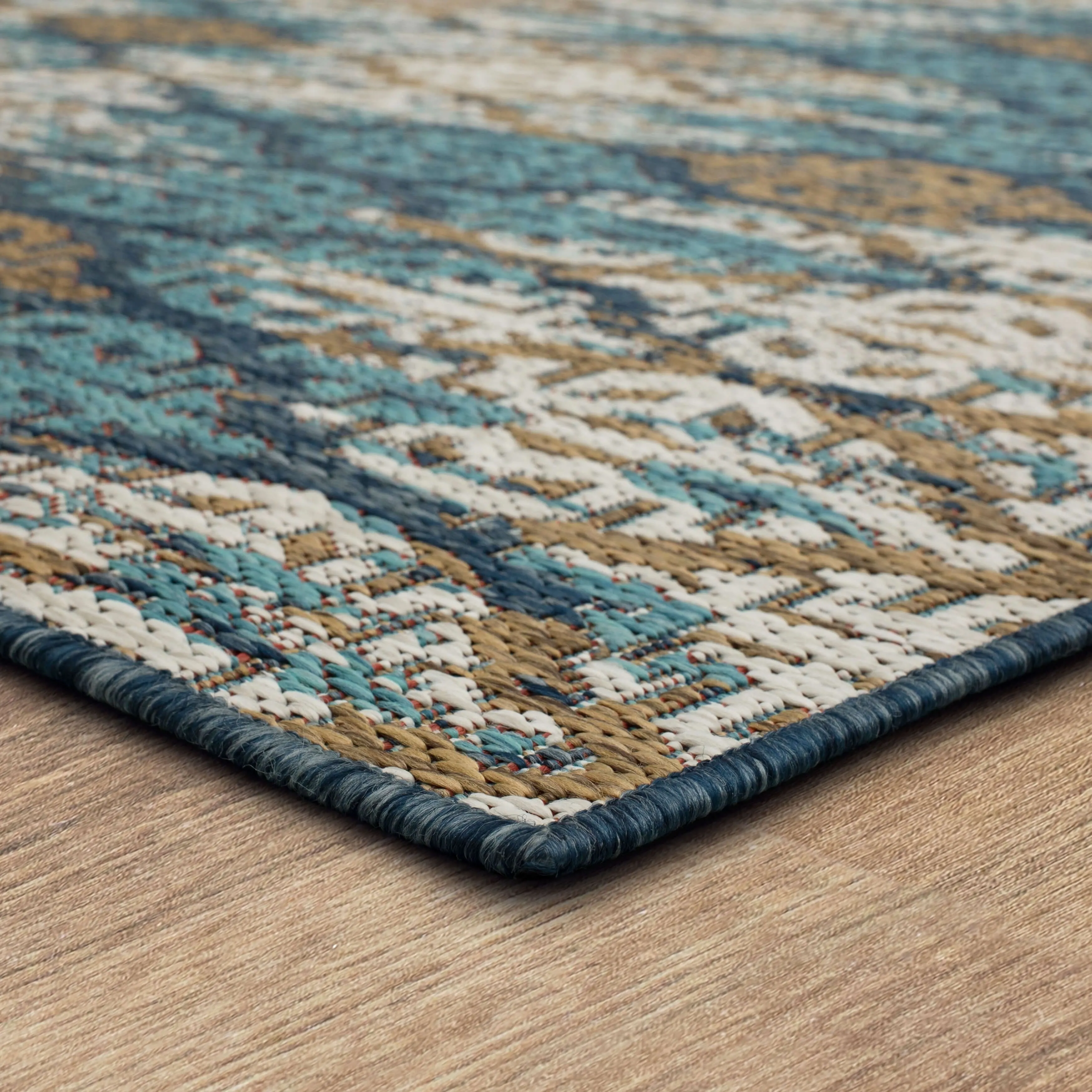 Mohawk Home Indoor/Outdoor Geneva iKat Patio Area Rug