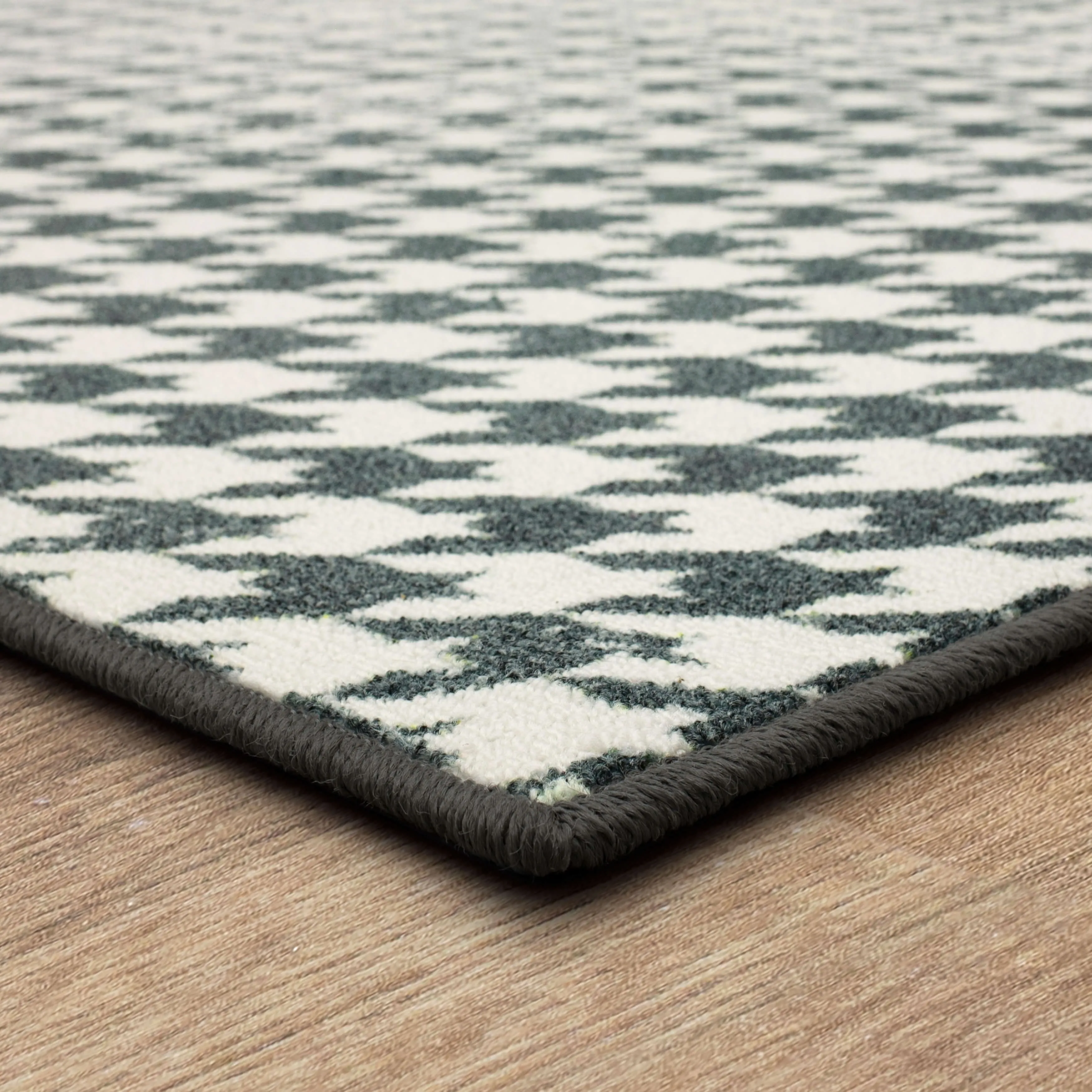 Mohawk Home Orabela Distressed Houndstooth Gray Area Rug