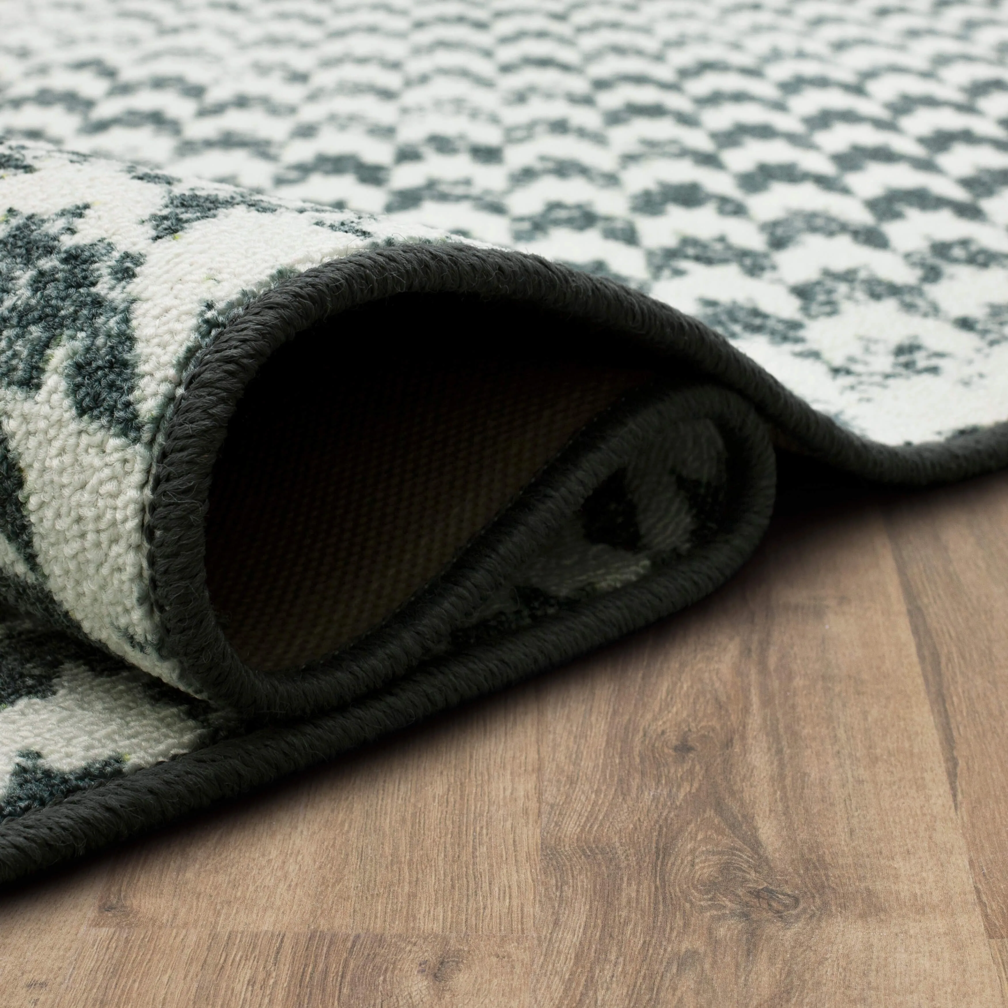 Mohawk Home Orabela Distressed Houndstooth Gray Area Rug