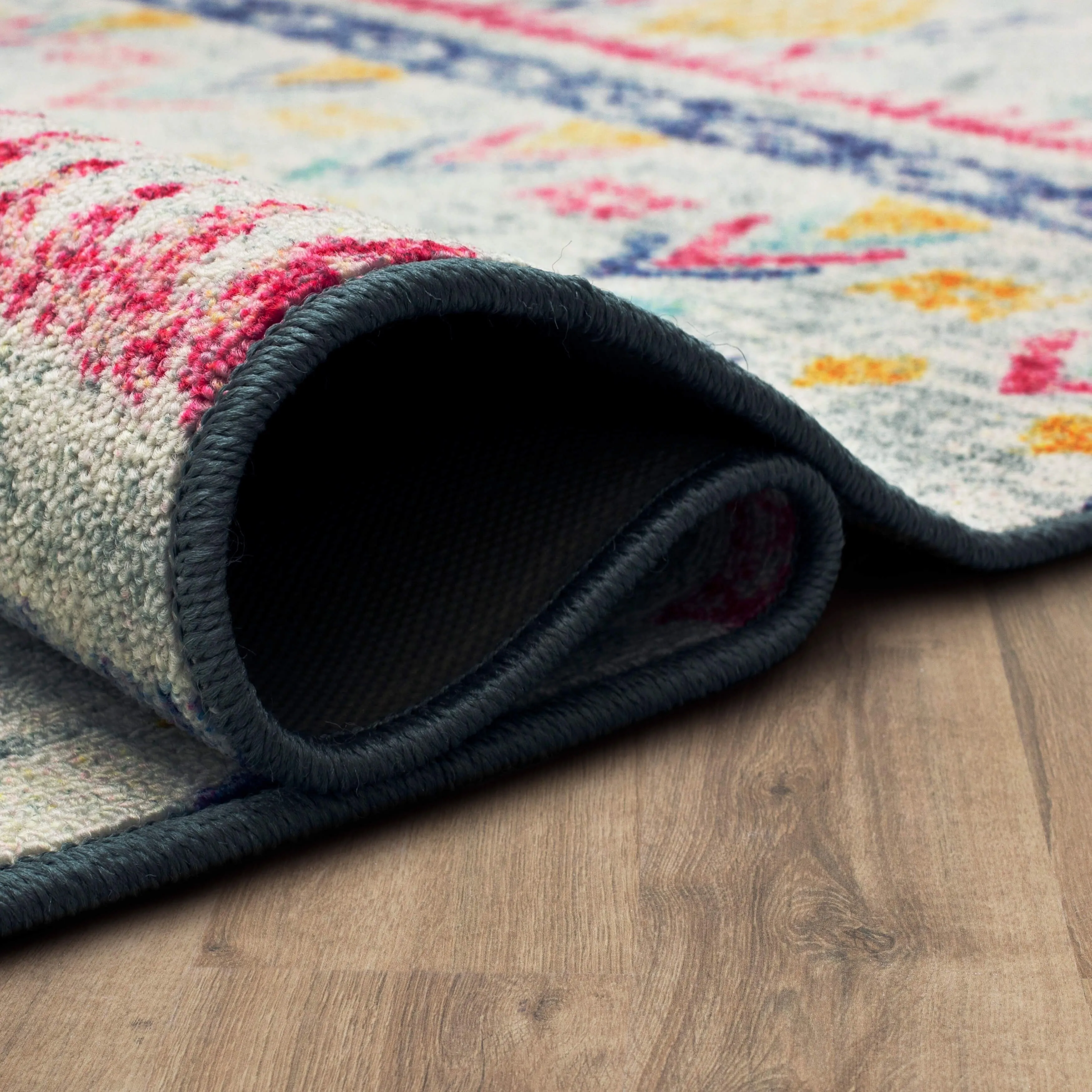 Mohawk Home Safira Distressed Ornamental Area Rug