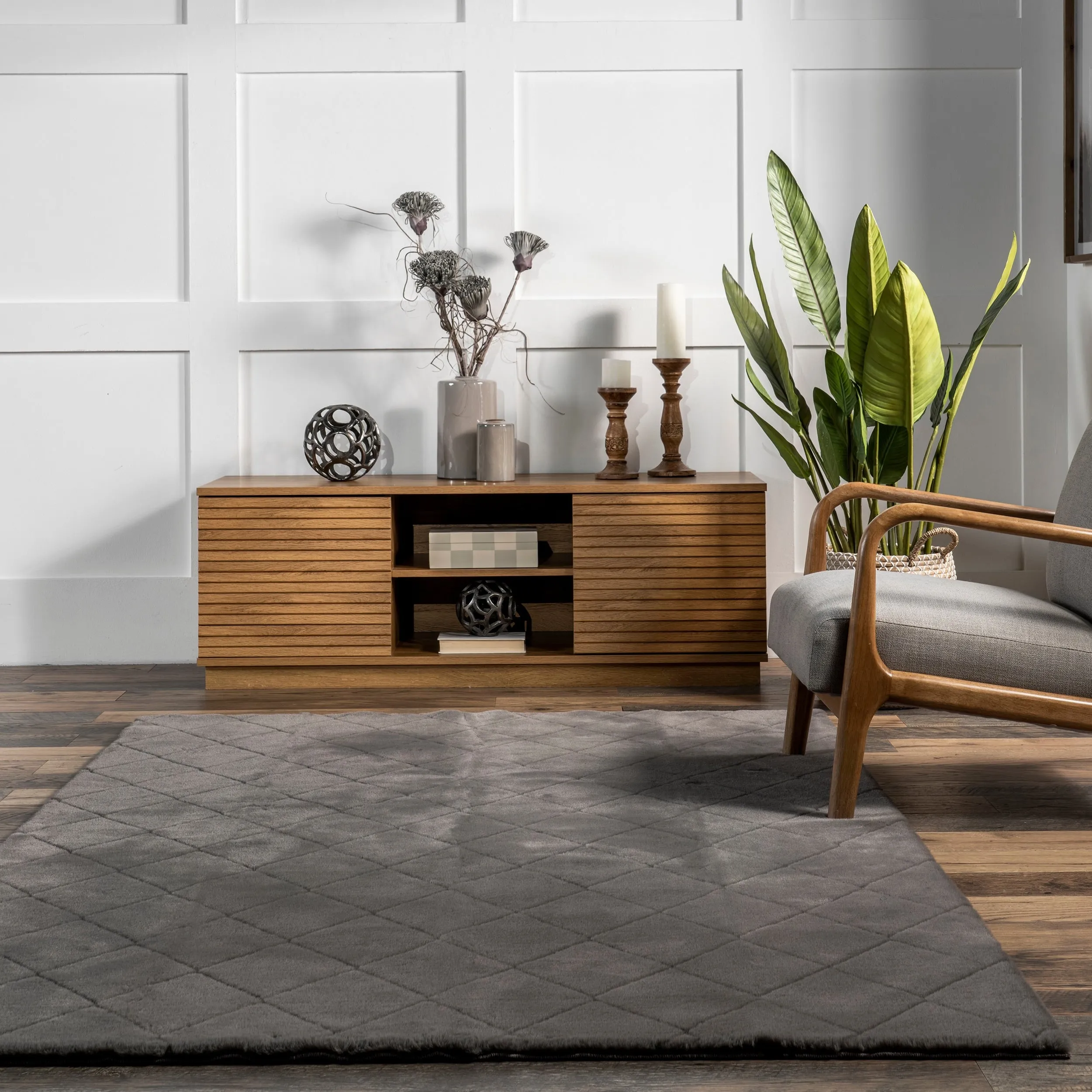 Nuloom Amy SuperiorWash Casual Faux Rabbit Machine Washable Area Rug