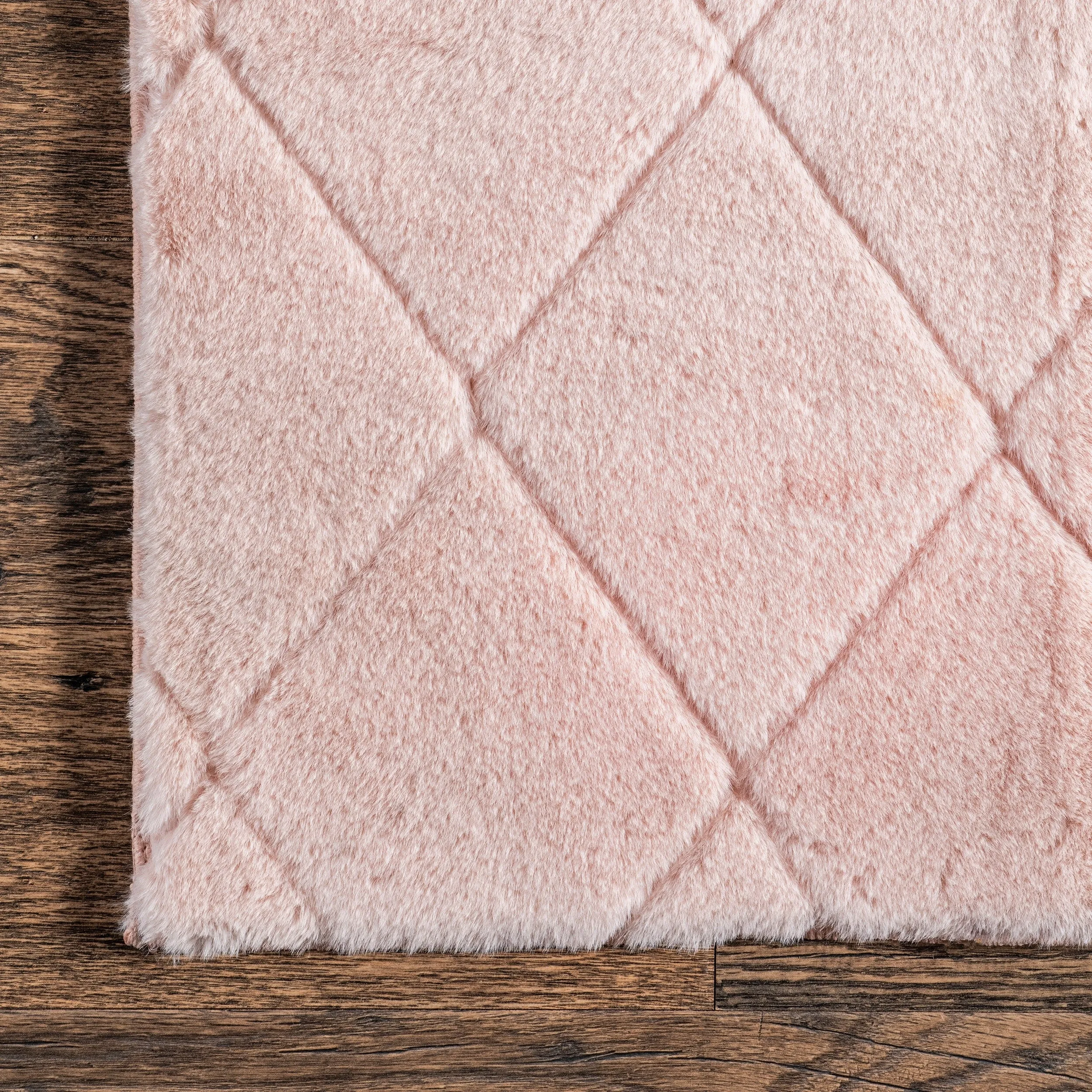 Nuloom Amy SuperiorWash Casual Faux Rabbit Machine Washable Area Rug