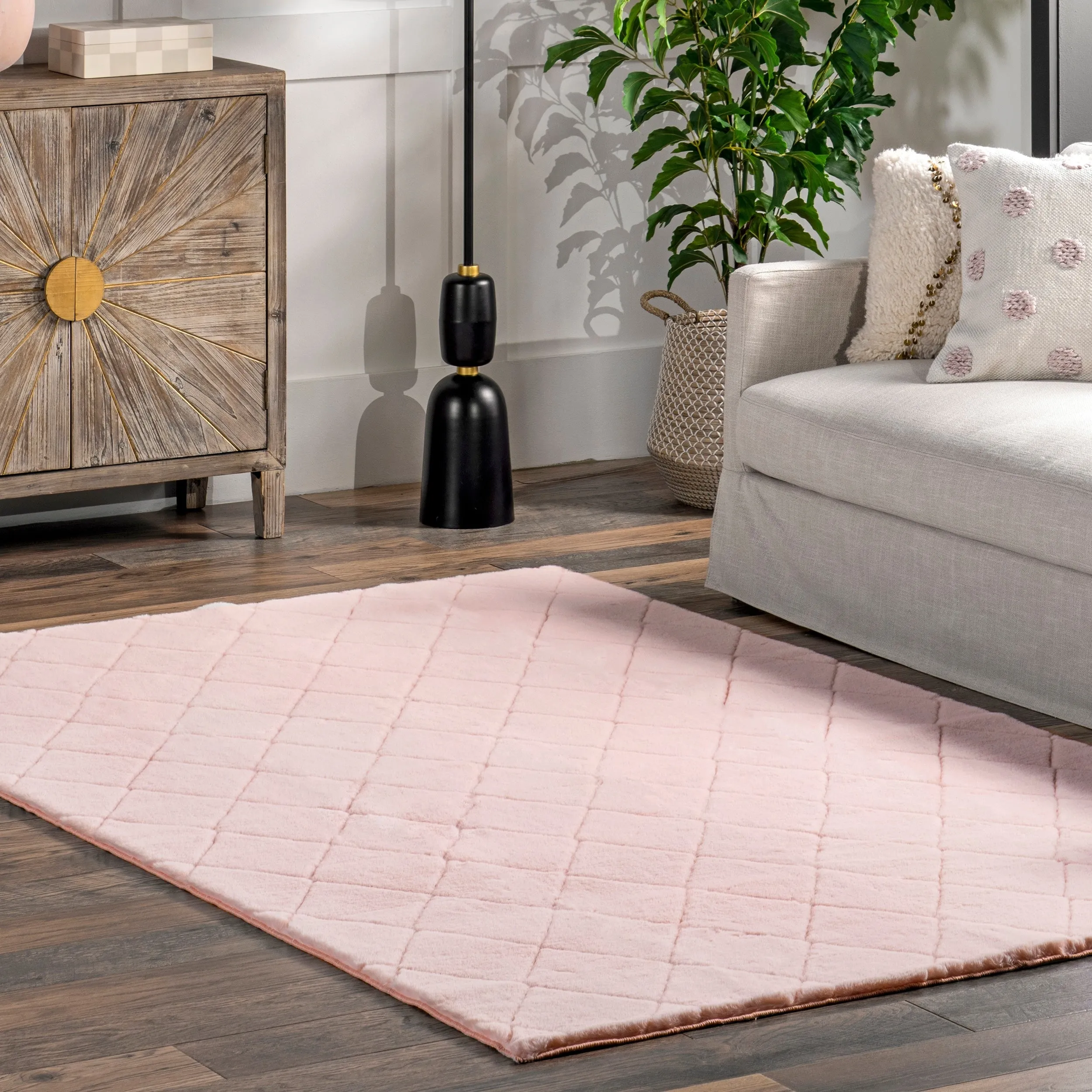 Nuloom Amy SuperiorWash Casual Faux Rabbit Machine Washable Area Rug