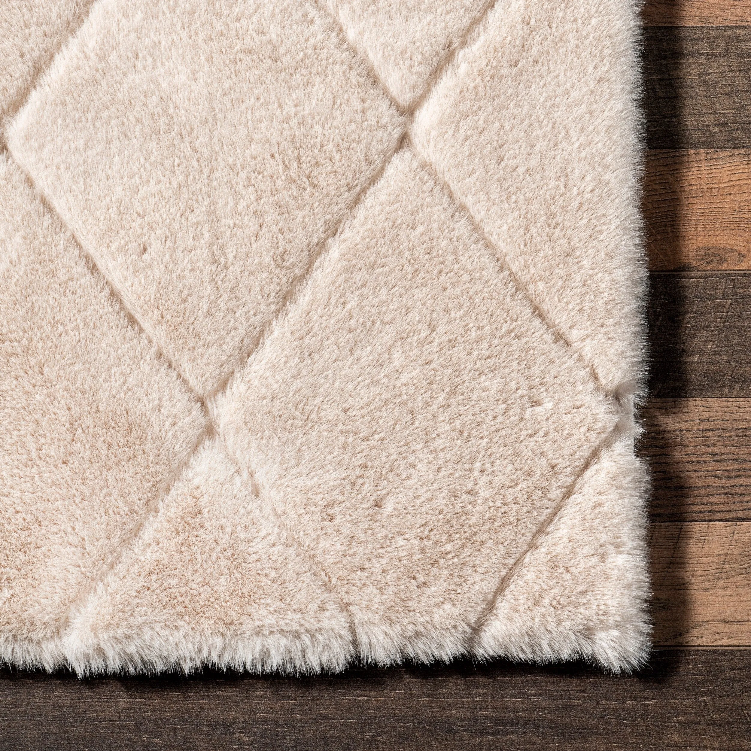 Nuloom Amy SuperiorWash Casual Faux Rabbit Machine Washable Area Rug