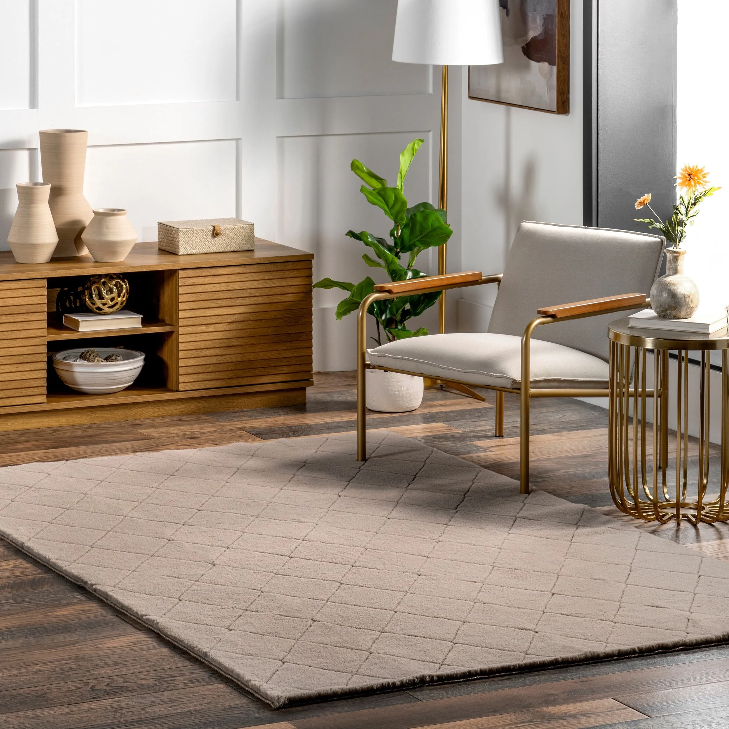 Nuloom Amy SuperiorWash Casual Faux Rabbit Machine Washable Area Rug