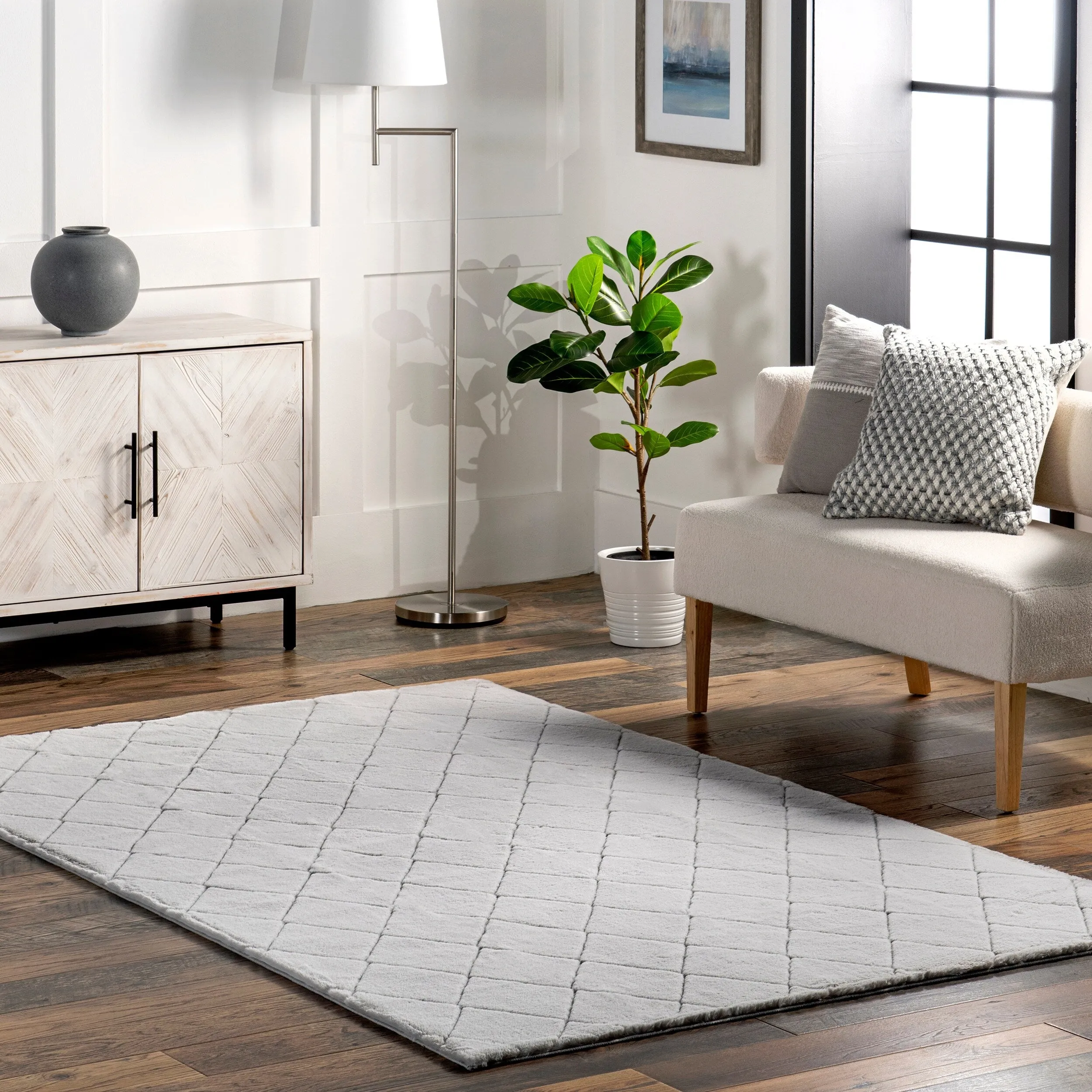 Nuloom Amy SuperiorWash Casual Faux Rabbit Machine Washable Area Rug