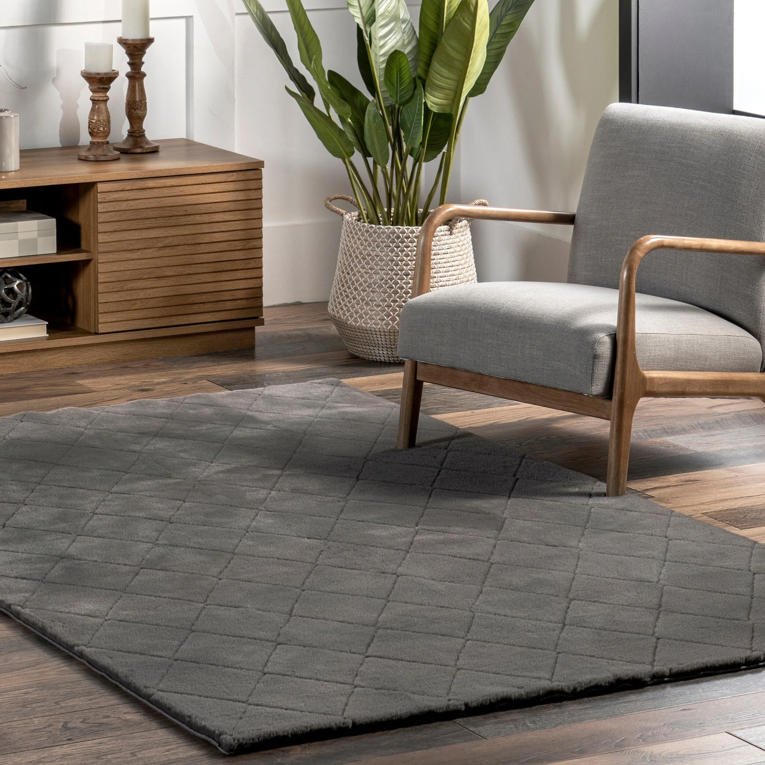 Nuloom Amy SuperiorWash Casual Faux Rabbit Machine Washable Area Rug