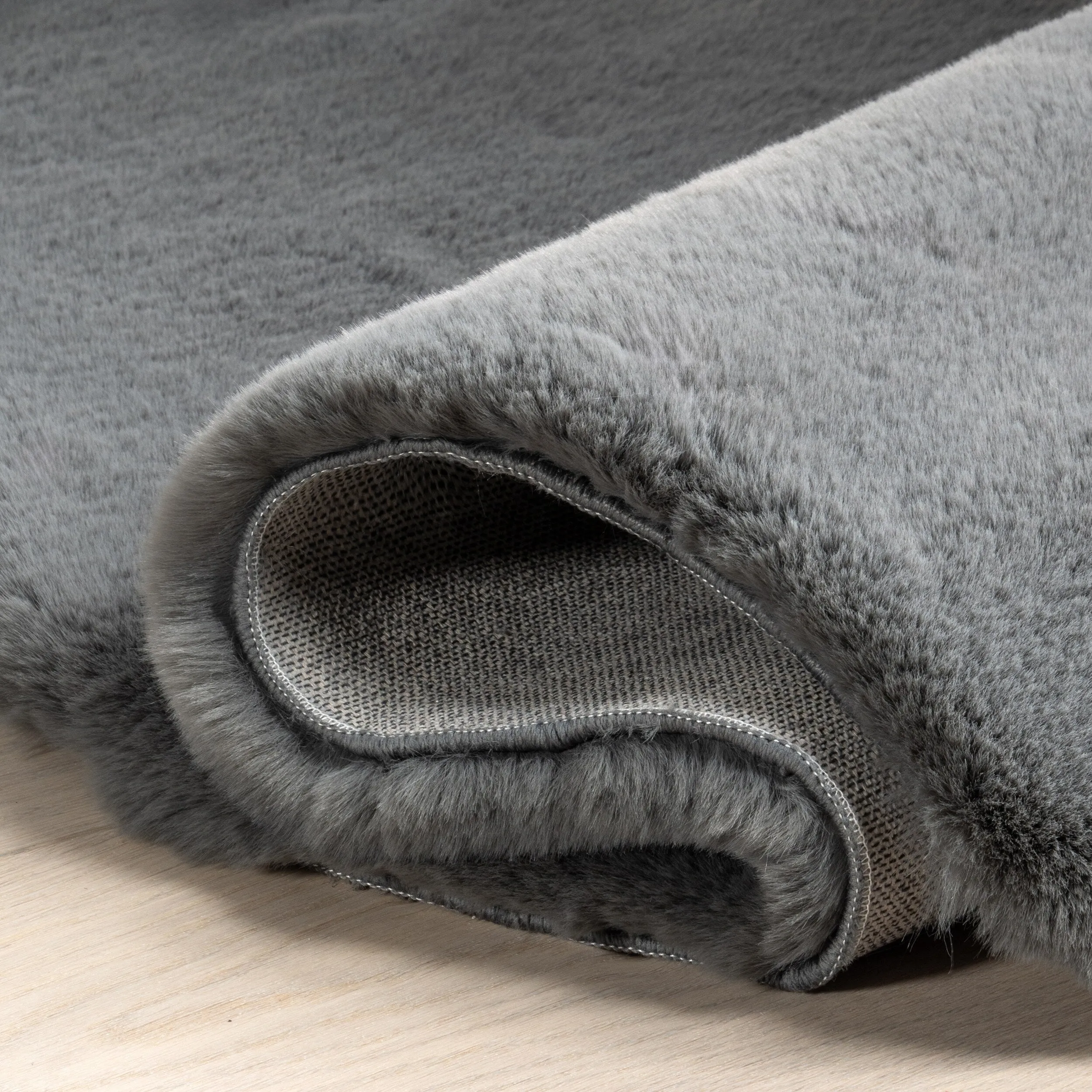Nuloom Eline SuperiorWash Faux Sheepskin Machine Washable Area Rug