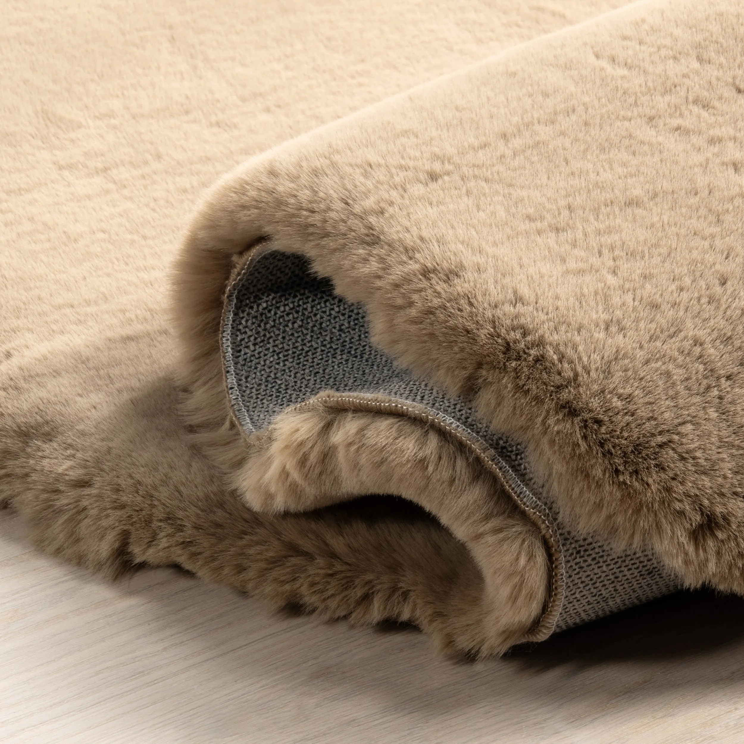 Nuloom Eline SuperiorWash Faux Sheepskin Machine Washable Area Rug