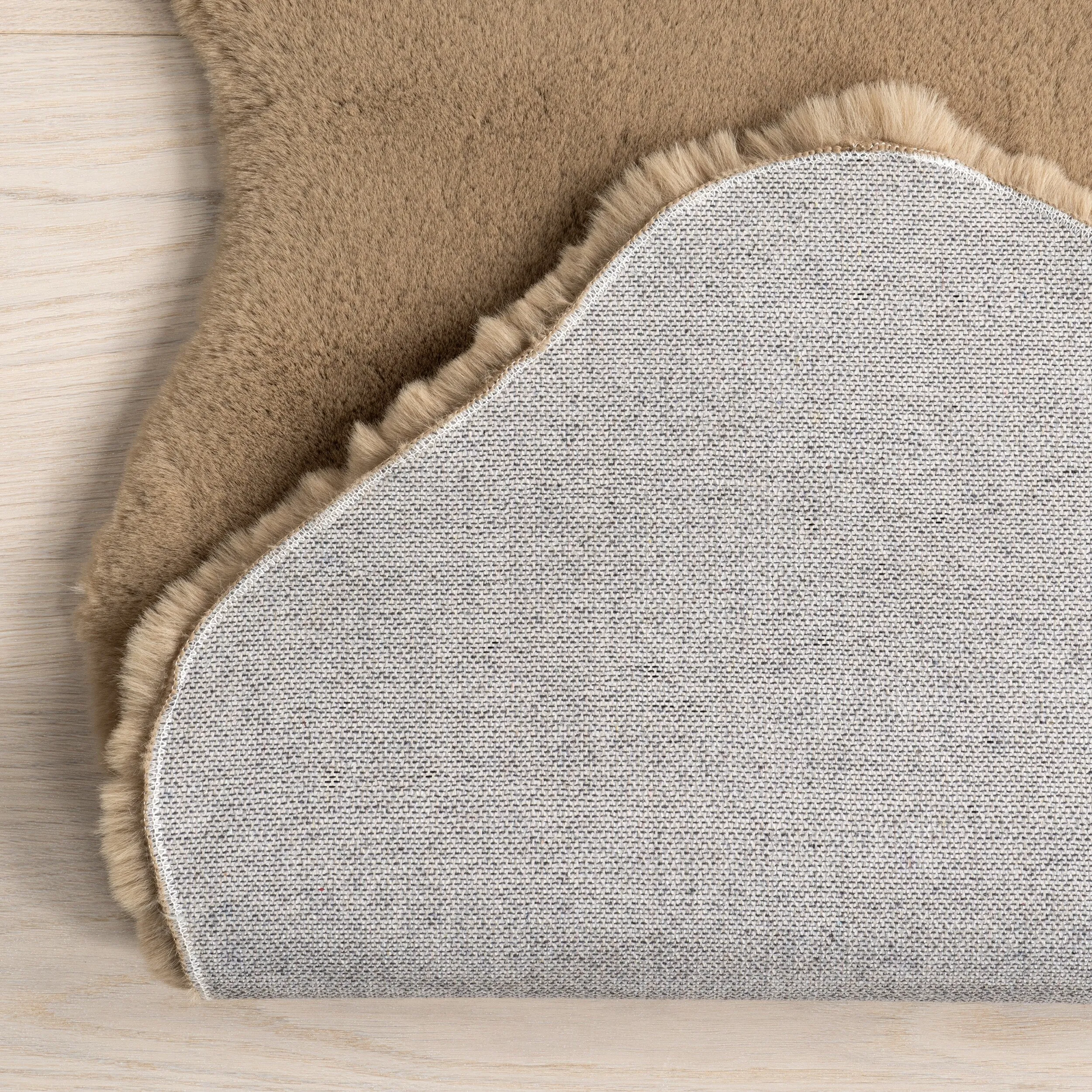 Nuloom Eline SuperiorWash Faux Sheepskin Machine Washable Area Rug