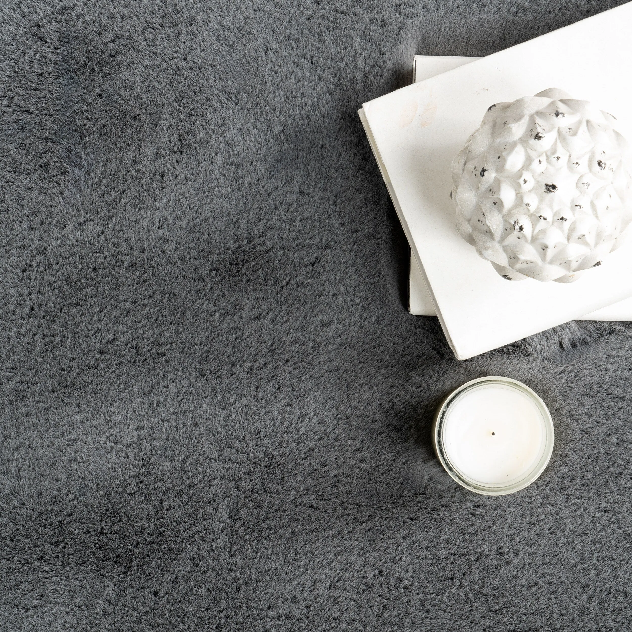 Nuloom Eline SuperiorWash Faux Sheepskin Machine Washable Area Rug