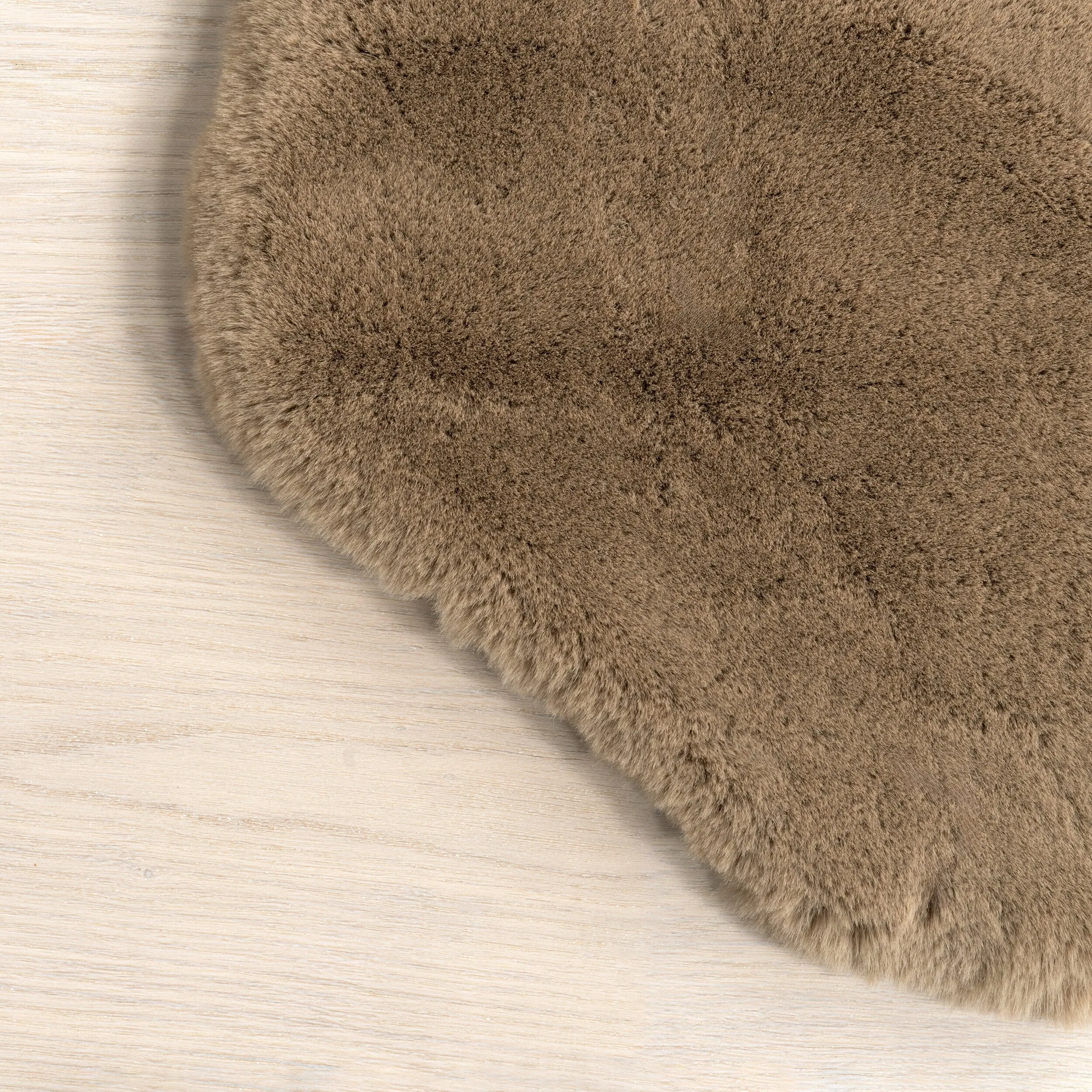 Nuloom Eline SuperiorWash Faux Sheepskin Machine Washable Area Rug
