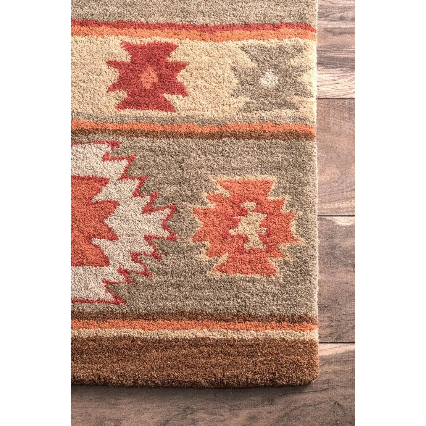 Nuloom Hand Tufted Shyla Area Rug