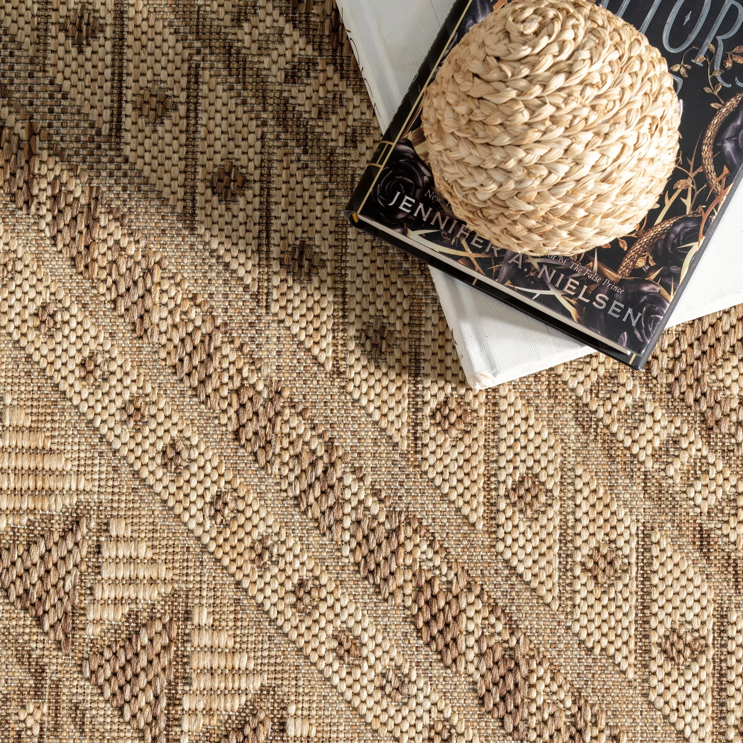Nuloom Landry Aztec Indoor/Outdoor Area Rug