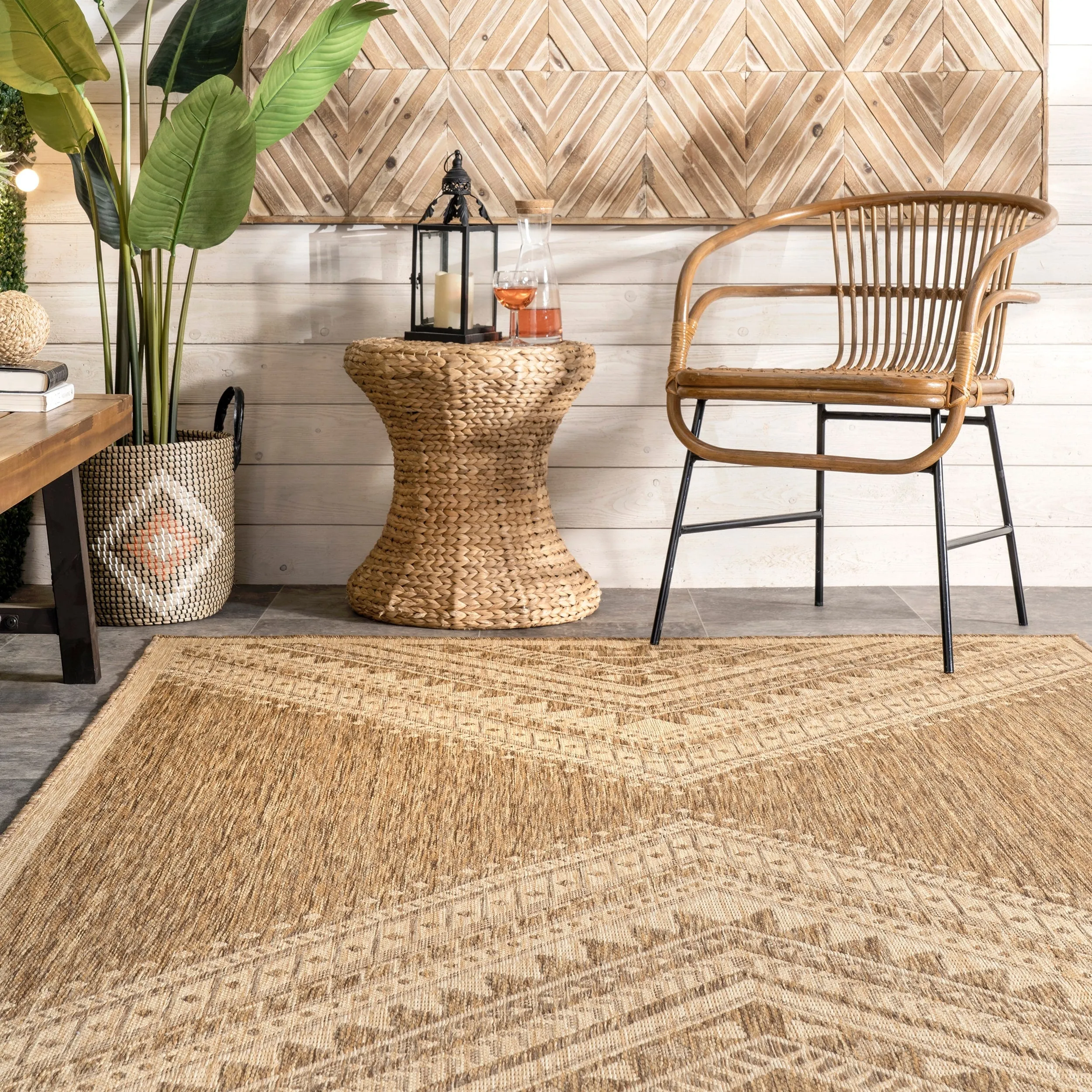Nuloom Landry Aztec Indoor/Outdoor Area Rug