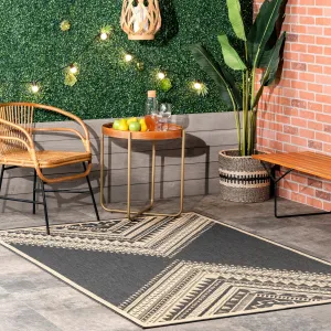 Nuloom Landry Aztec Indoor/Outdoor Area Rug