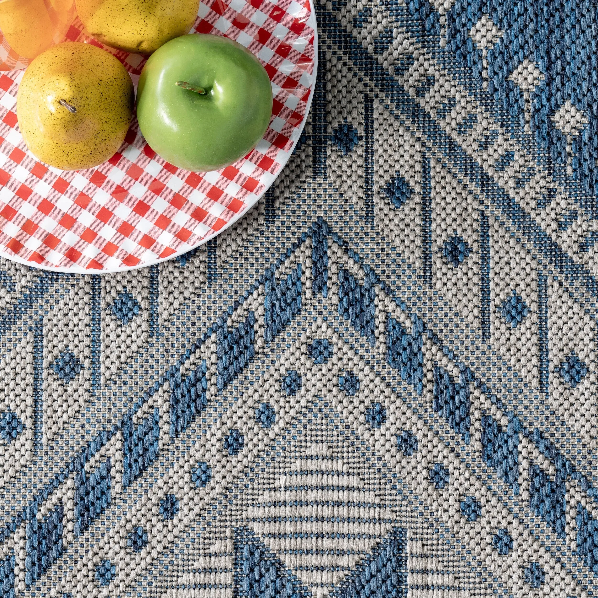 Nuloom Landry Aztec Indoor/Outdoor Area Rug