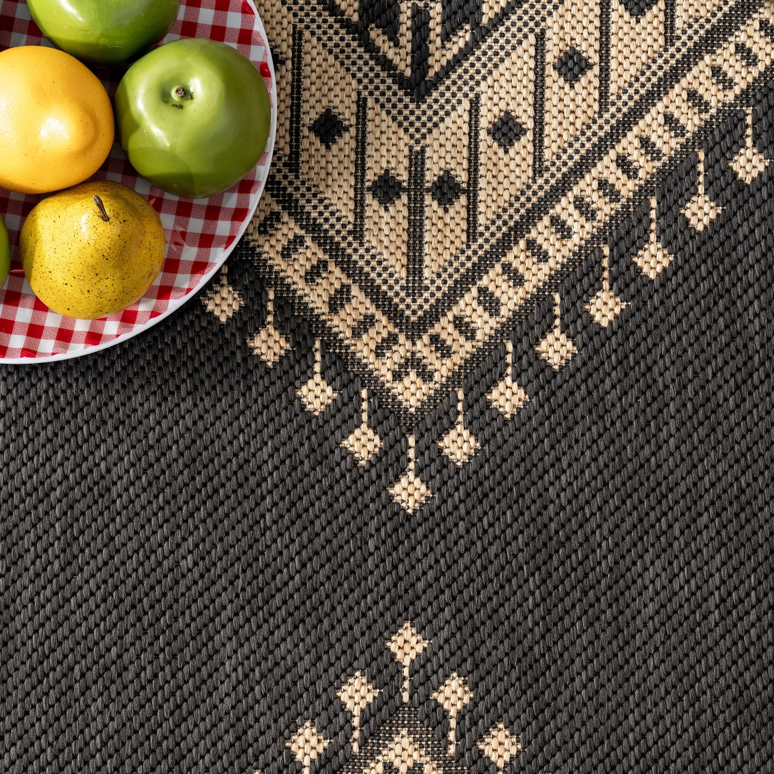 Nuloom Landry Aztec Indoor/Outdoor Area Rug