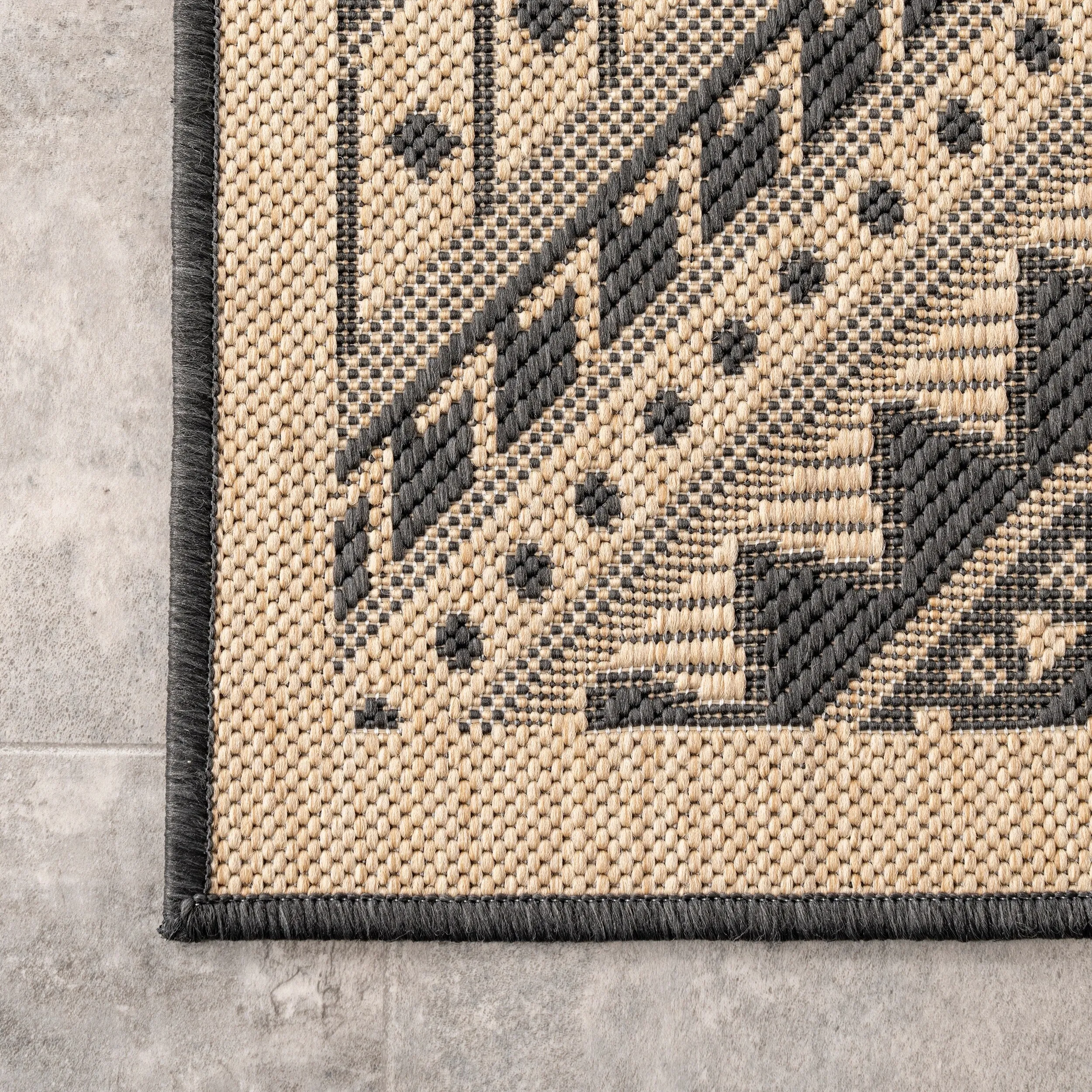 Nuloom Landry Aztec Indoor/Outdoor Area Rug