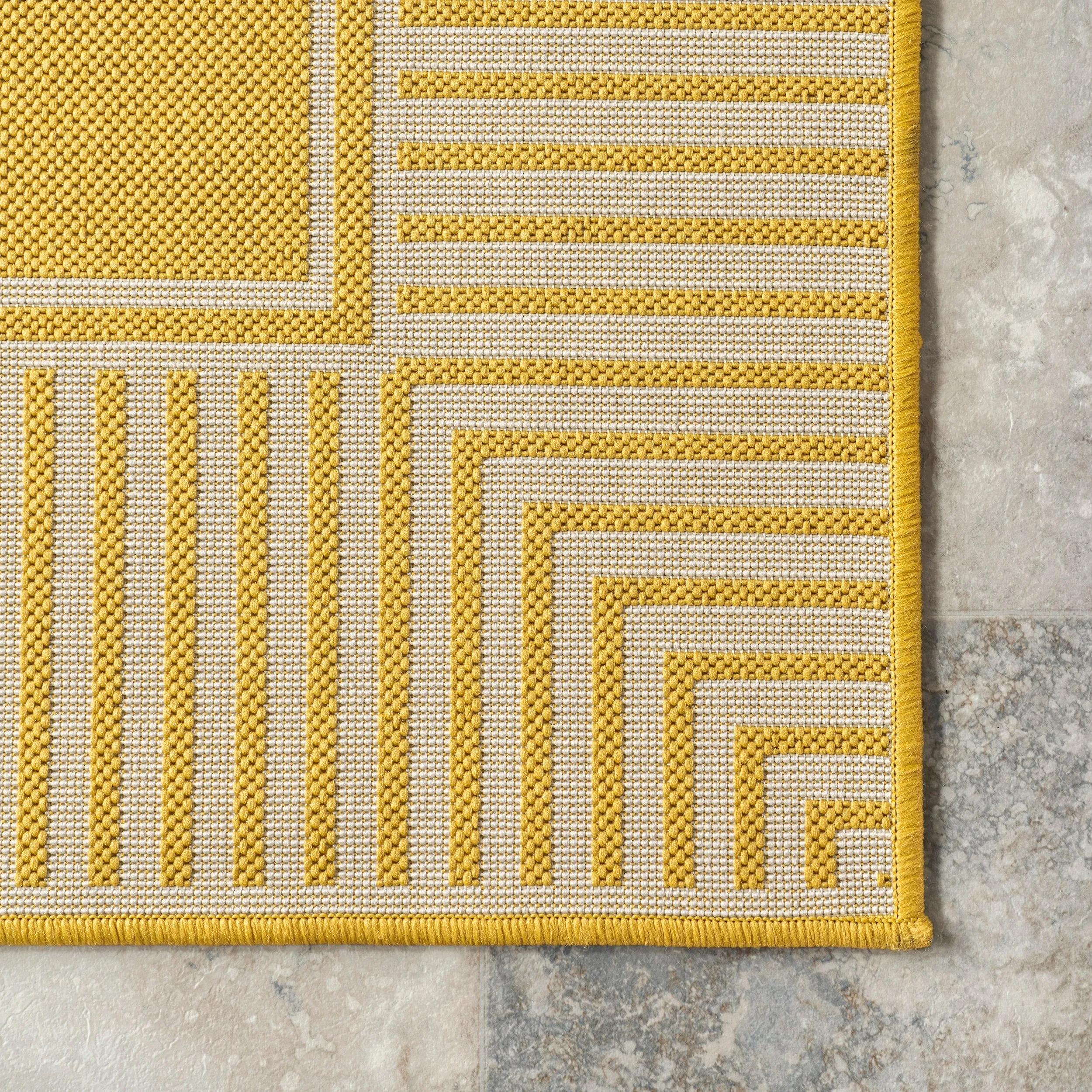 Nuloom Leah Classic Bordered Indoor/Outdoor Area Rug