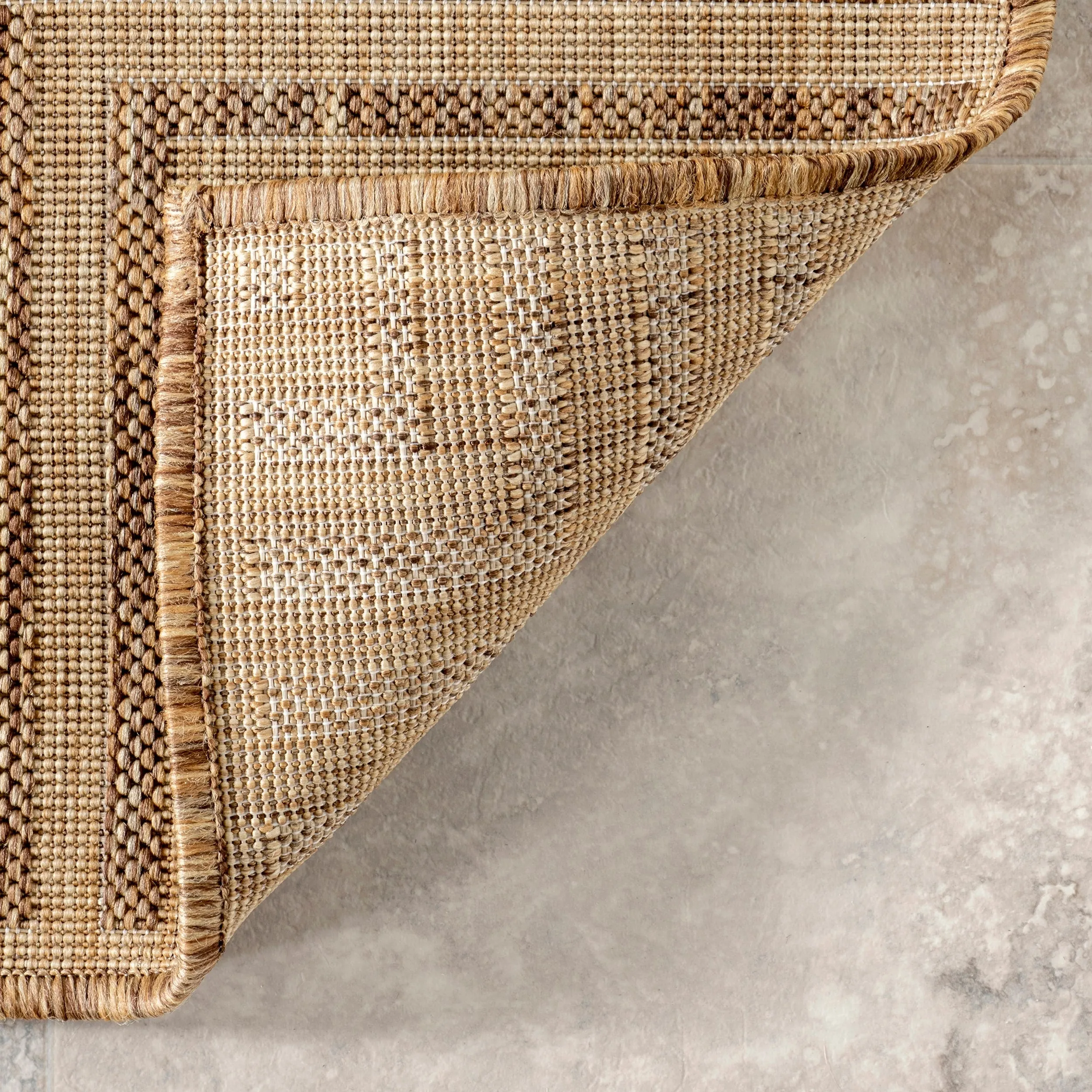 Nuloom Leah Classic Bordered Indoor/Outdoor Area Rug
