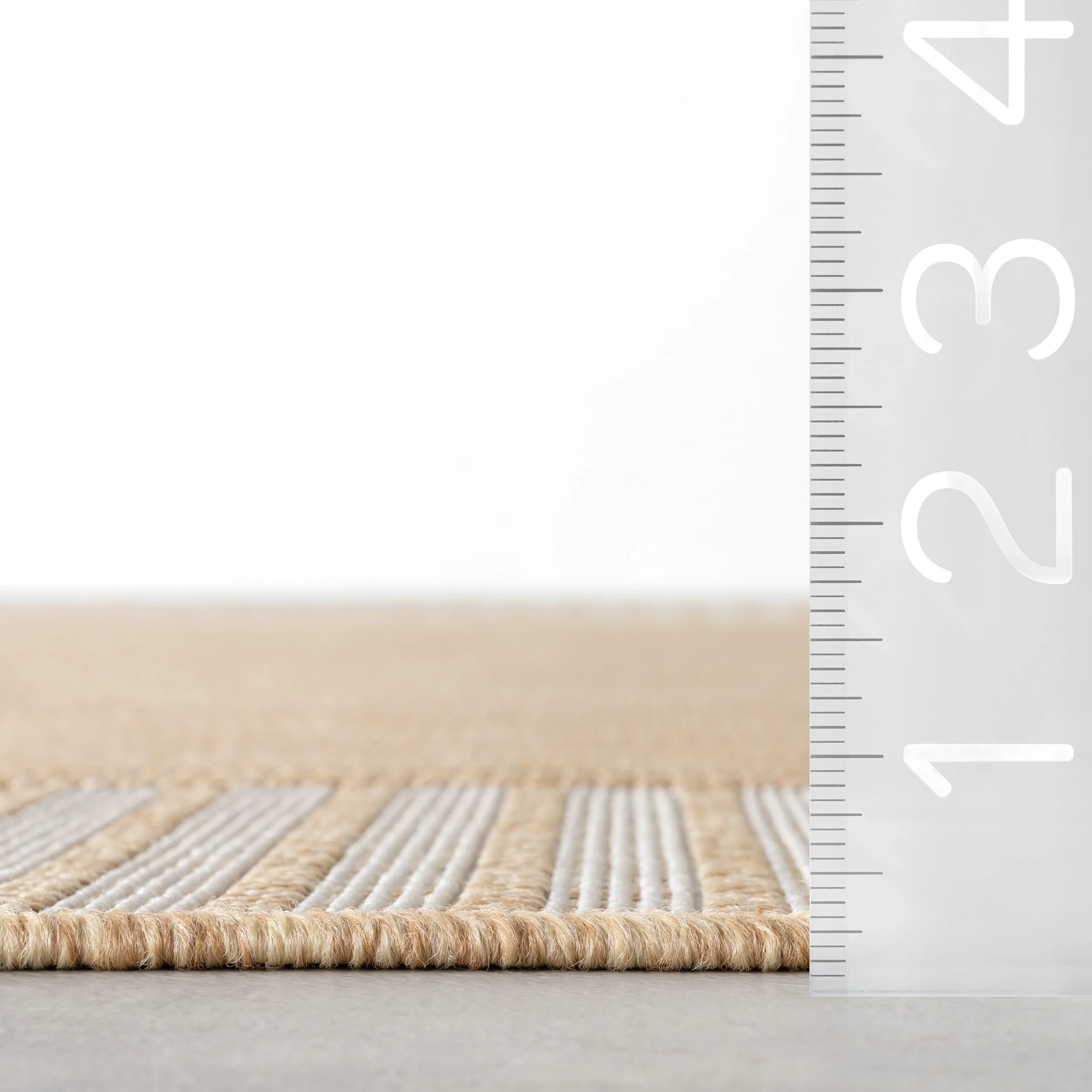 Nuloom Leah Classic Bordered Indoor/Outdoor Area Rug