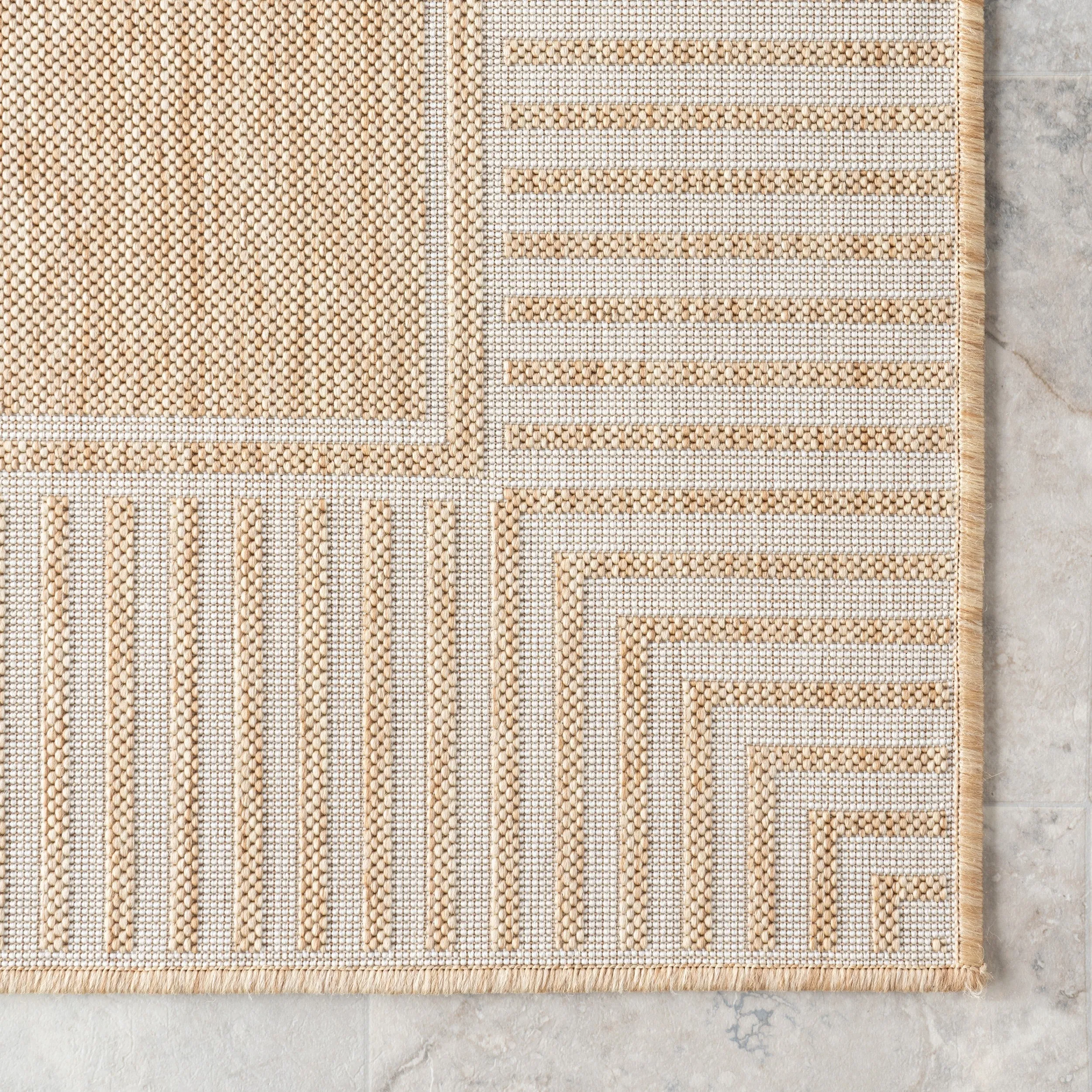 Nuloom Leah Classic Bordered Indoor/Outdoor Area Rug