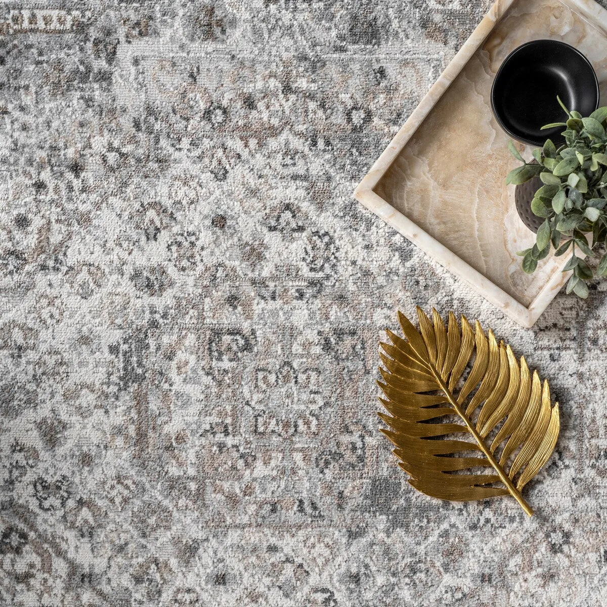 Nuloom Lola Distressed Medallion Area Rug