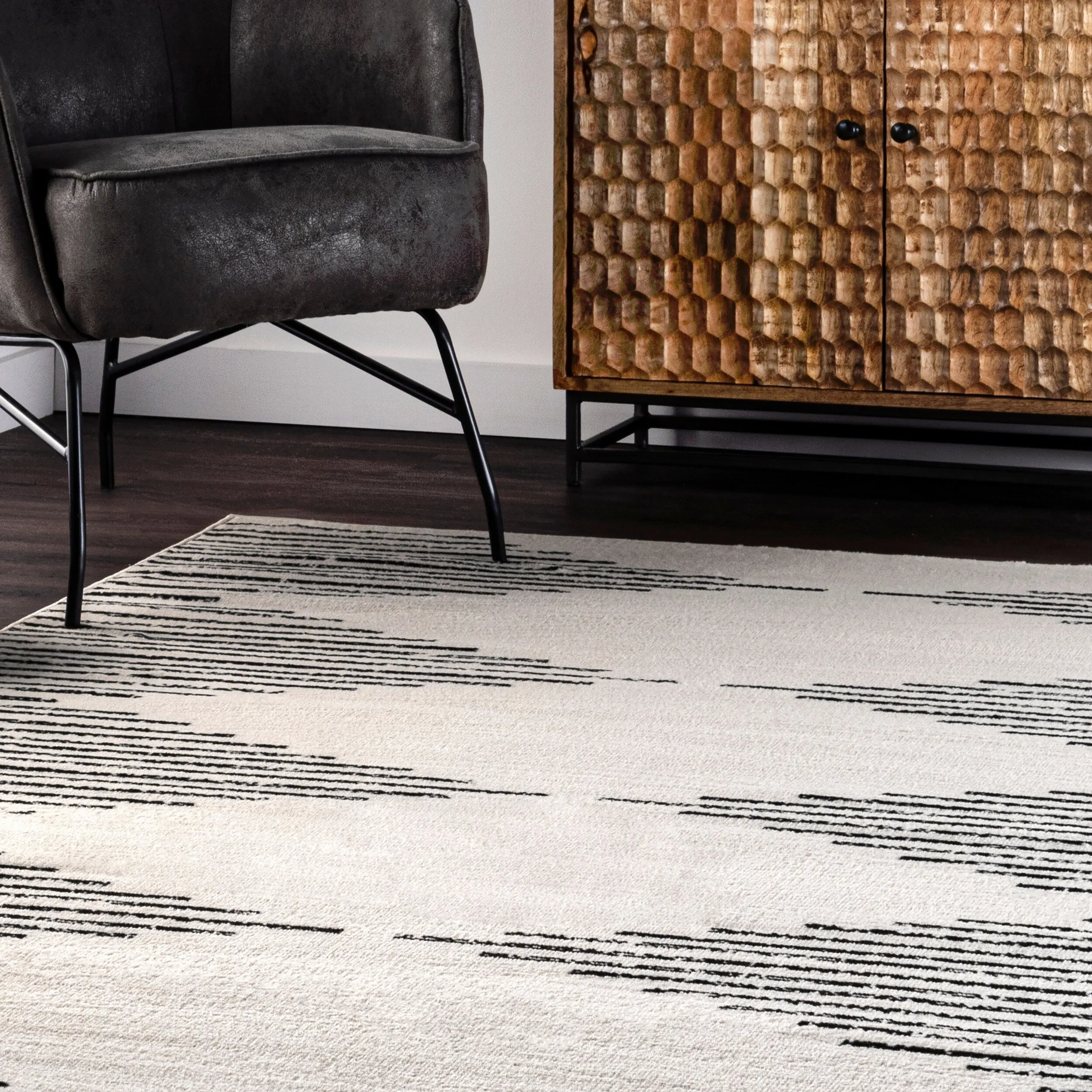 Nuloom Romina Diamond Stripes Area Rug