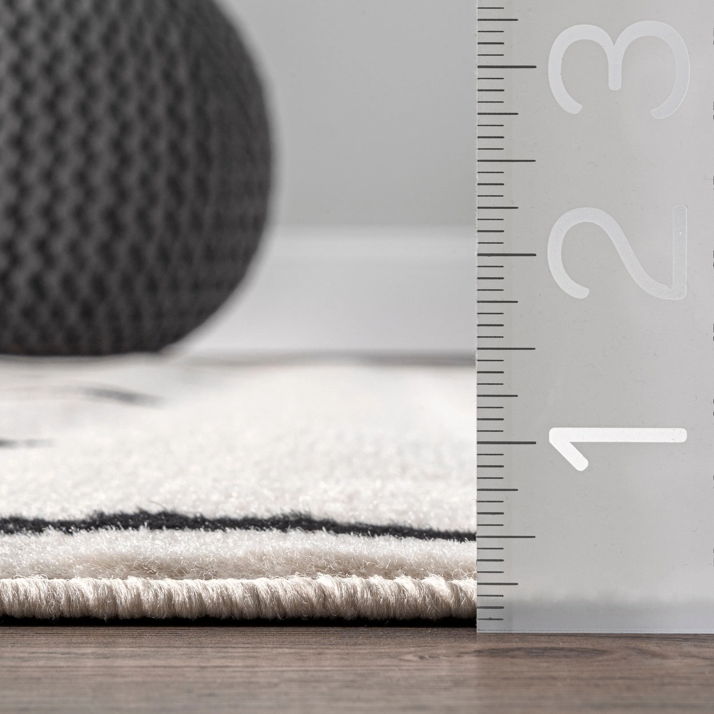 Nuloom Romina Diamond Stripes Area Rug