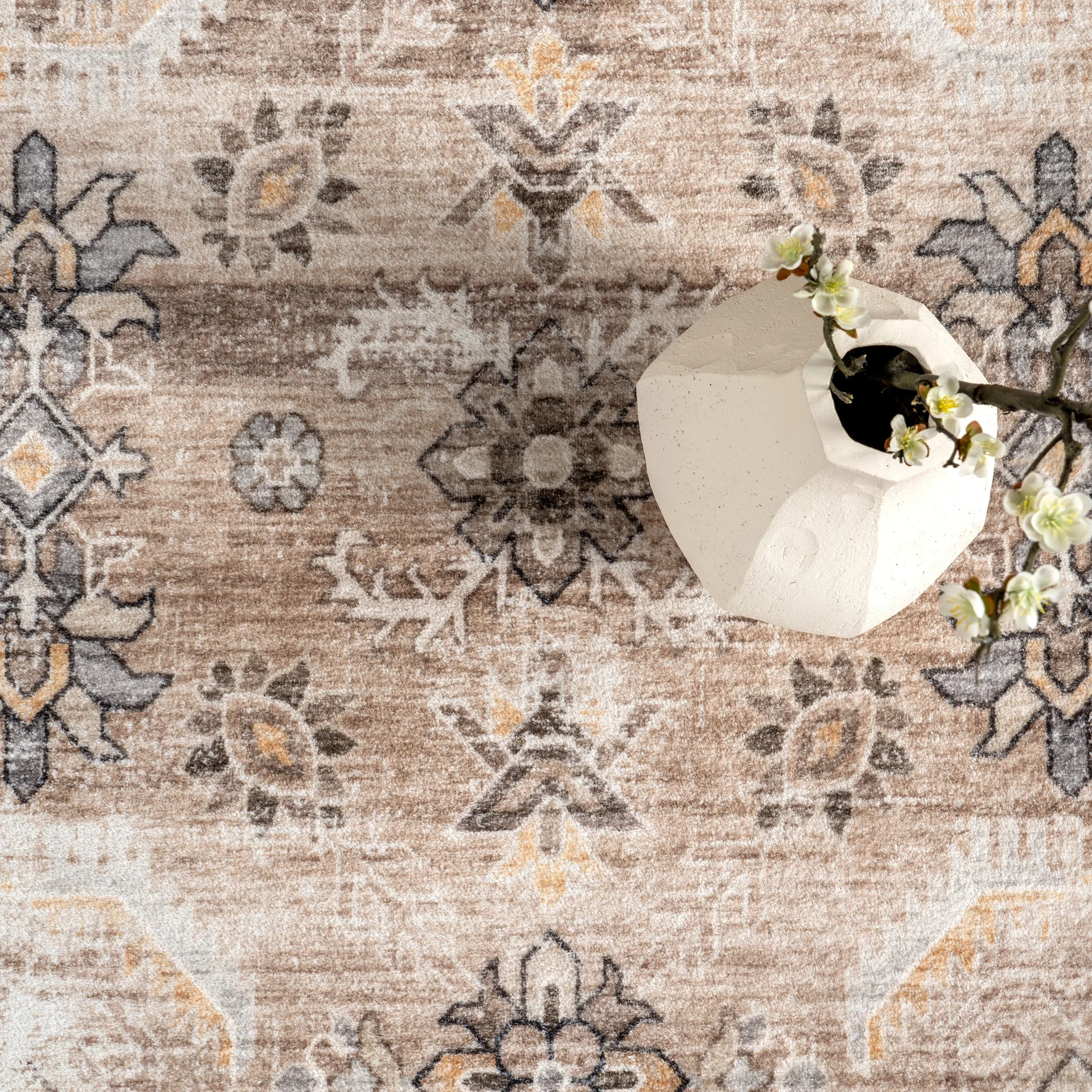 Nuloom Tansy Traditional Vintage Machine Washable Area Rug