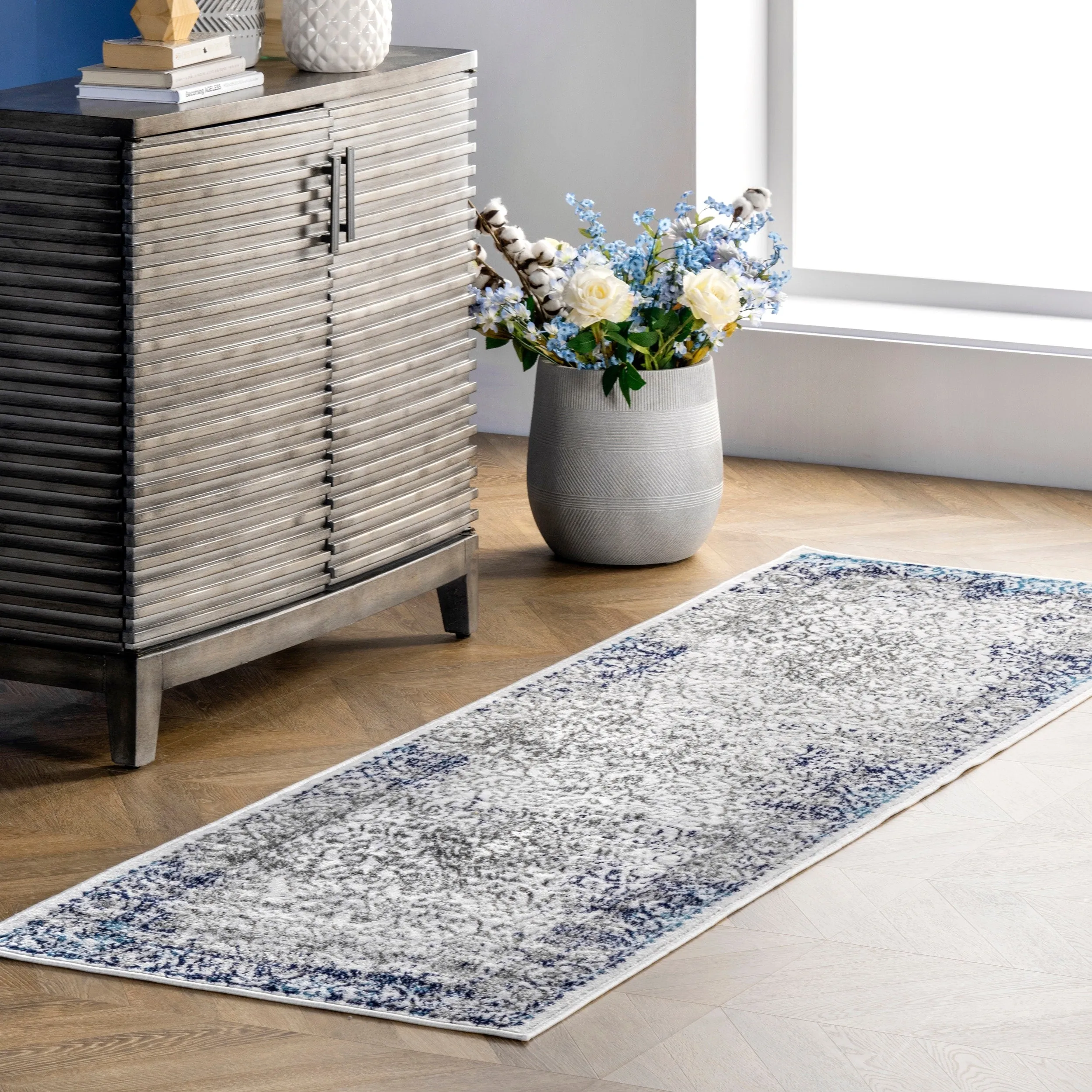 Nuloom Transitional Persian Delores Area Rug