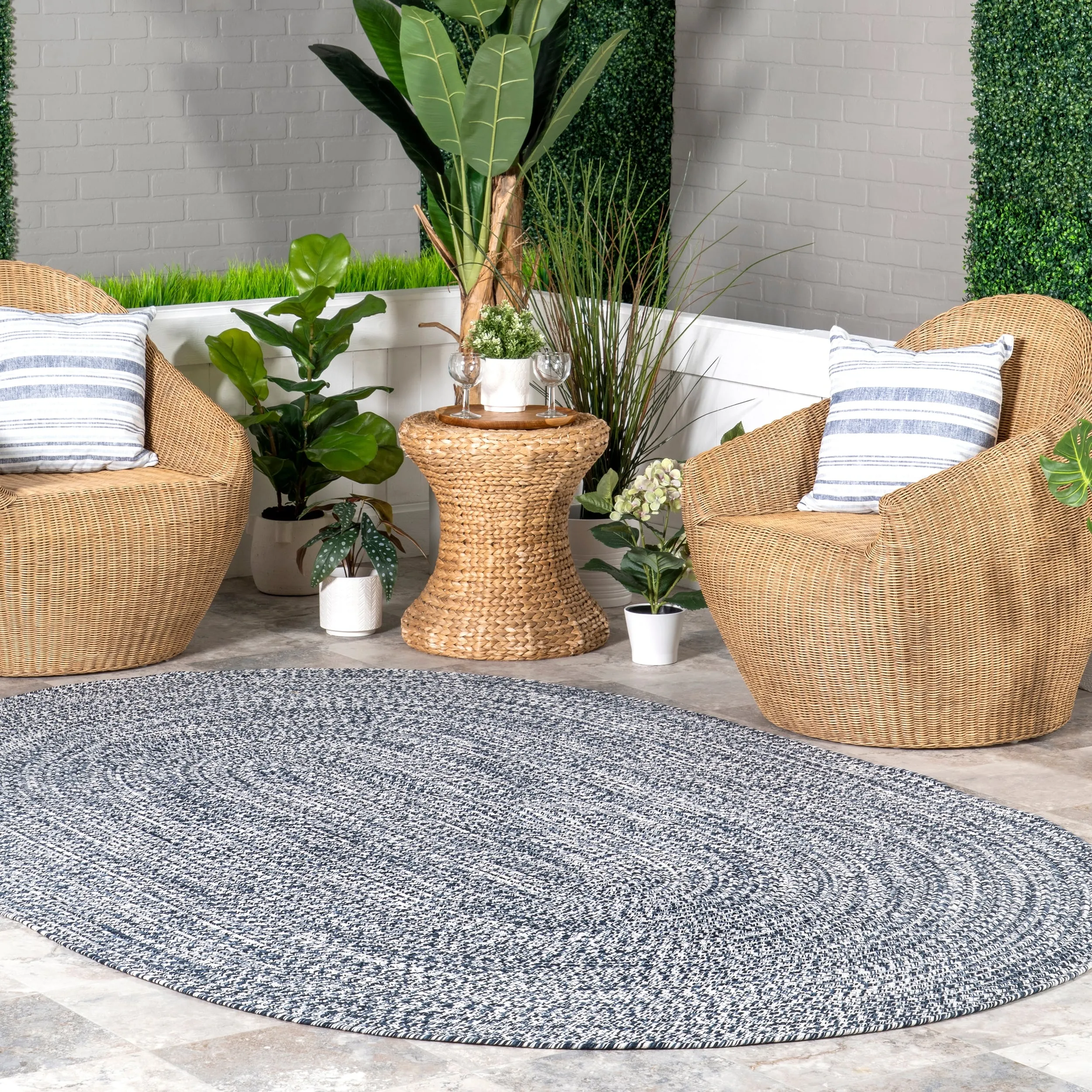 Nuloom Wynn Braided Indoor/Outdoor Area Rug