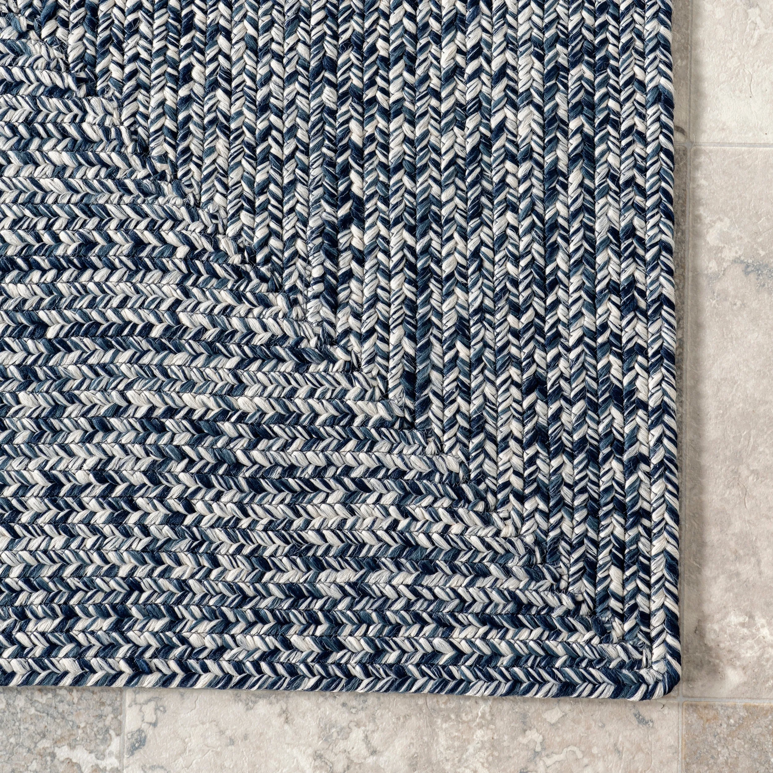 Nuloom Wynn Braided Indoor/Outdoor Area Rug