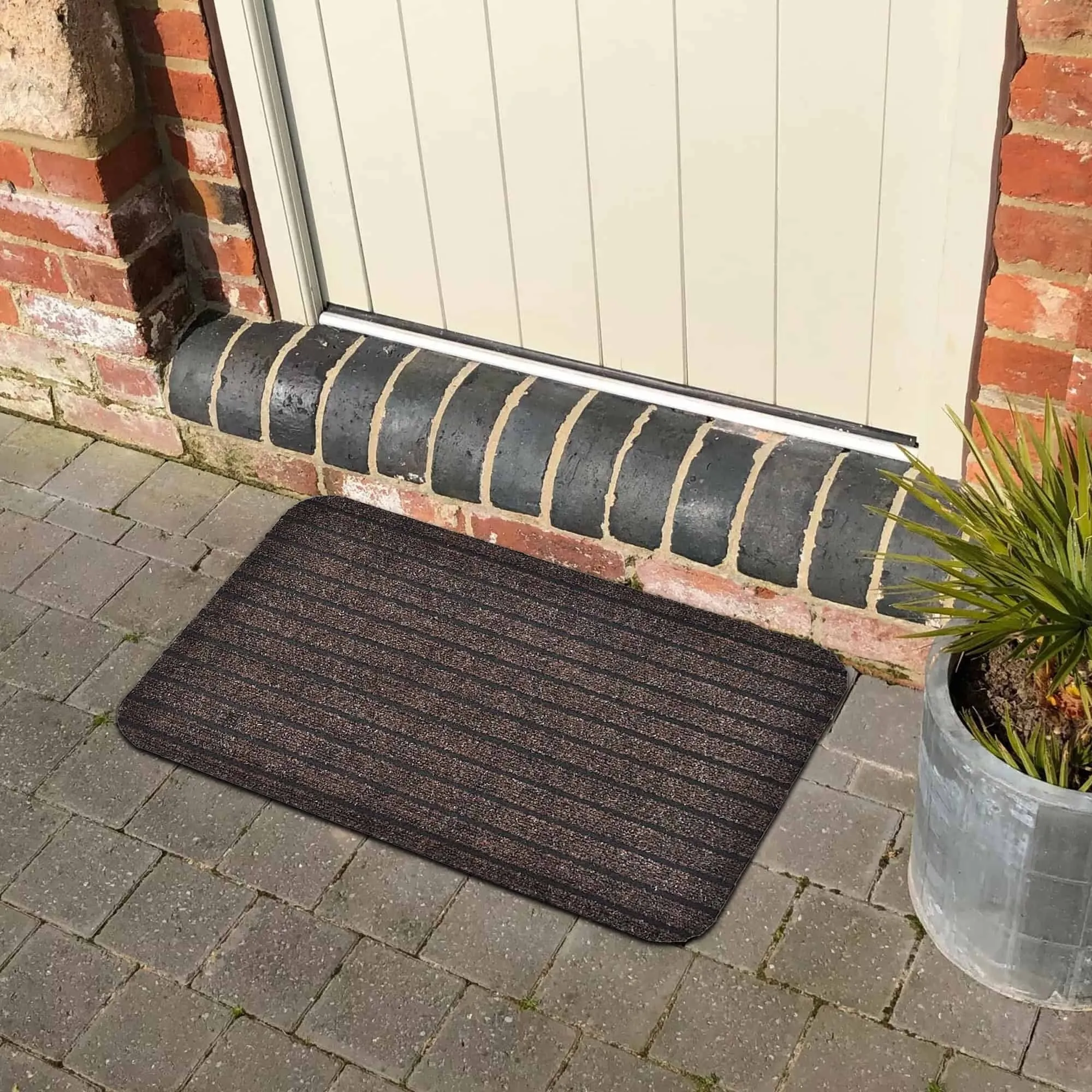 Outdoor Front Door Mat Chloe Polypropylene Latex Rug 24x16 Brown