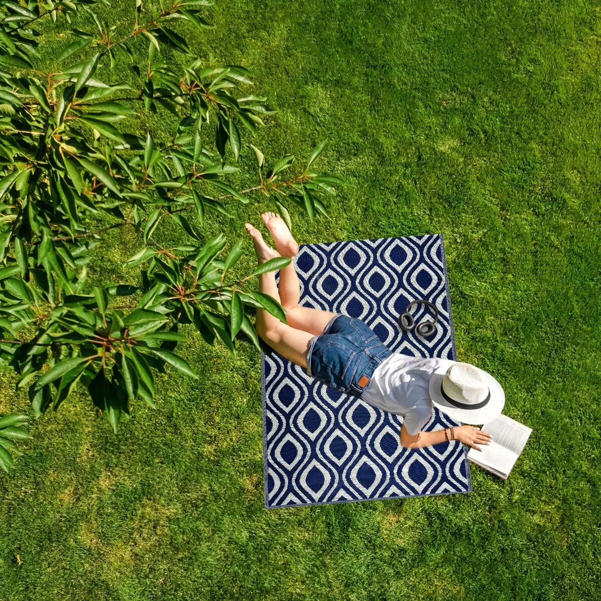 Playa Rug Outdoor Recycled Reversible Plastic Folded Mat/Rug Venice Collection Lightweight & Weather. Water and UV Resistant