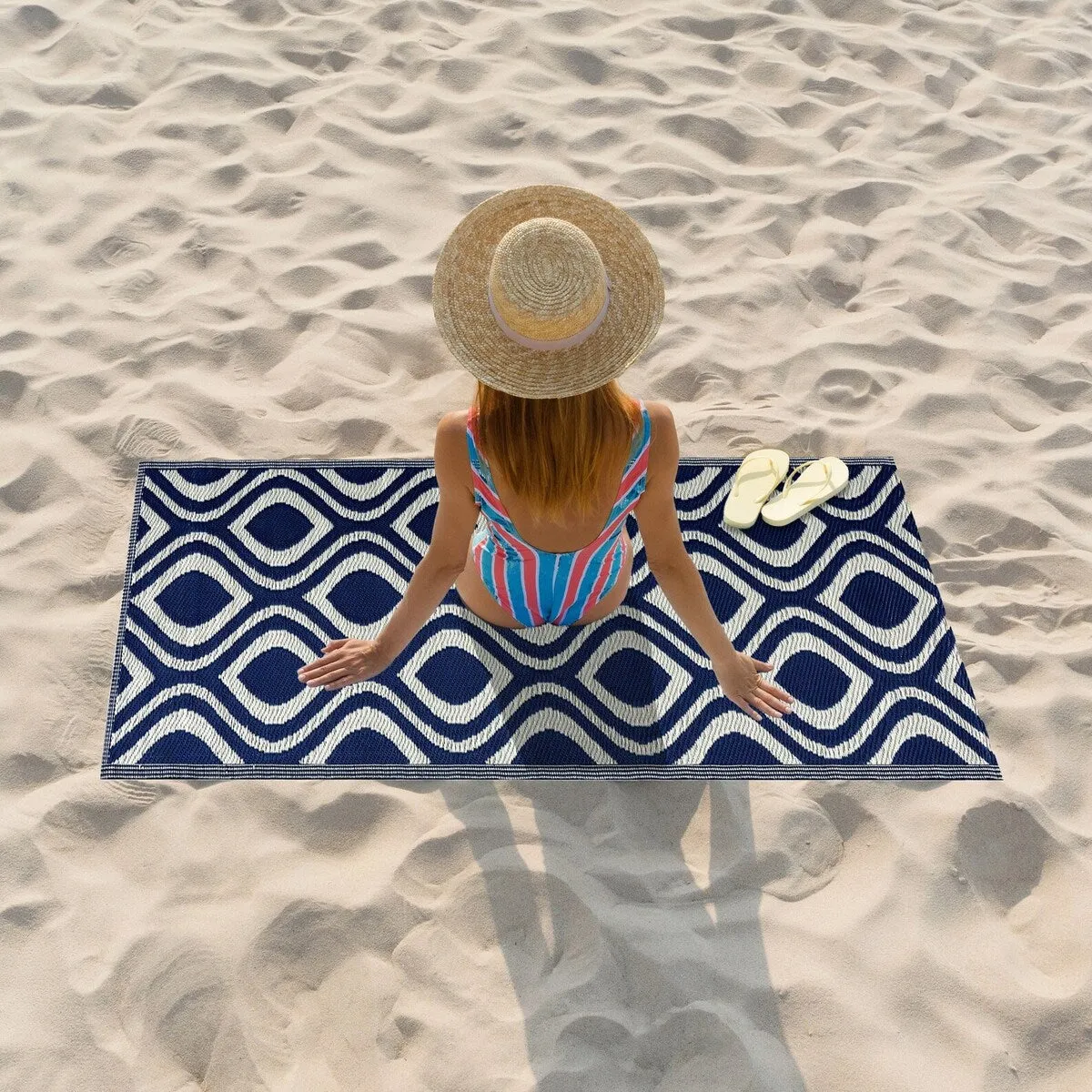 Playa Rug Outdoor Recycled Reversible Plastic Folded Mat/Rug Venice Collection Lightweight & Weather. Water and UV Resistant